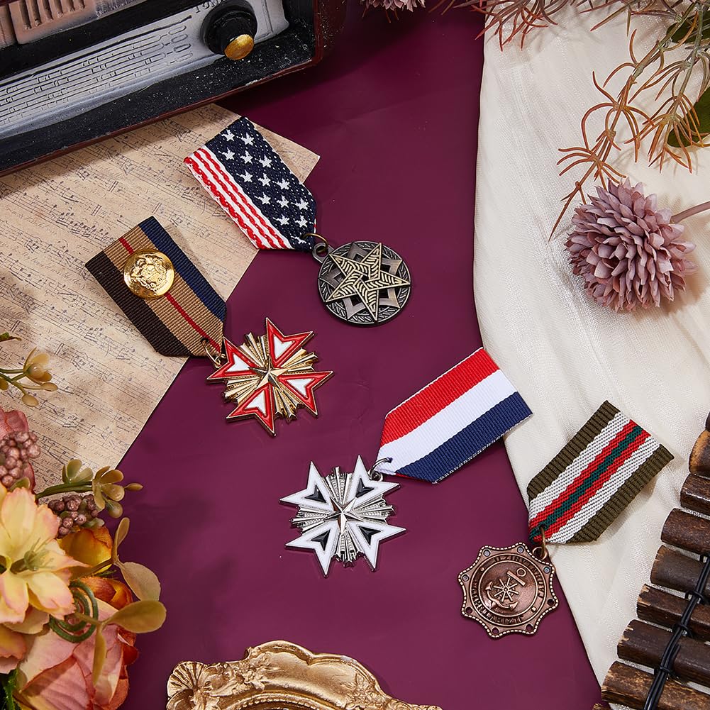 SUPERFINDINGS 4 piezas insignias militares retro estilo británico preppy colgante vintage medallas