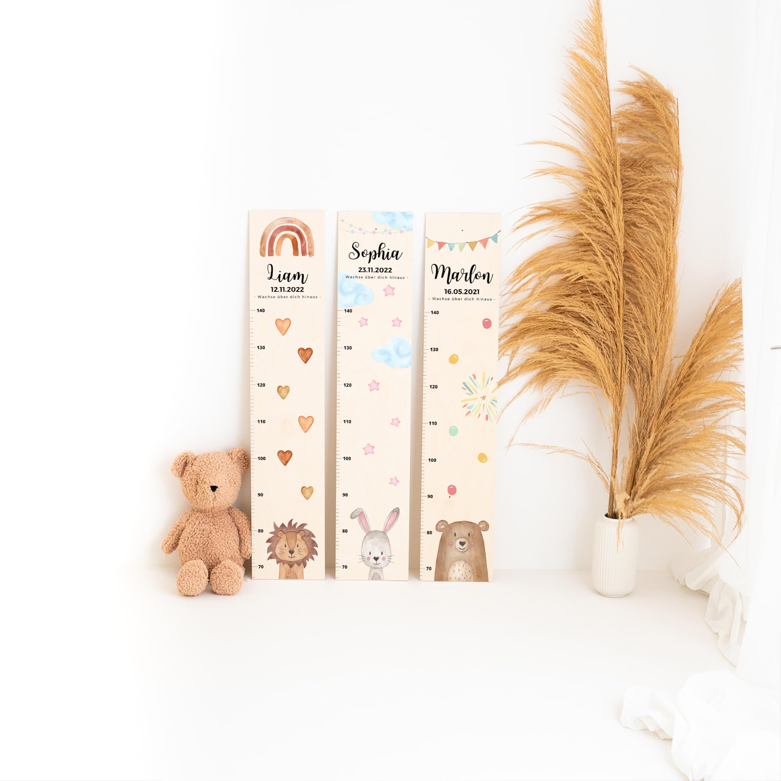 wunderwunsch® - Personalisierte Messlatte Kind Holz zum Kleben oder Aufhängen - Skala 70-140cm - Süße Dekoration für Baby- & Kleinkinderzimmer (Löwe)