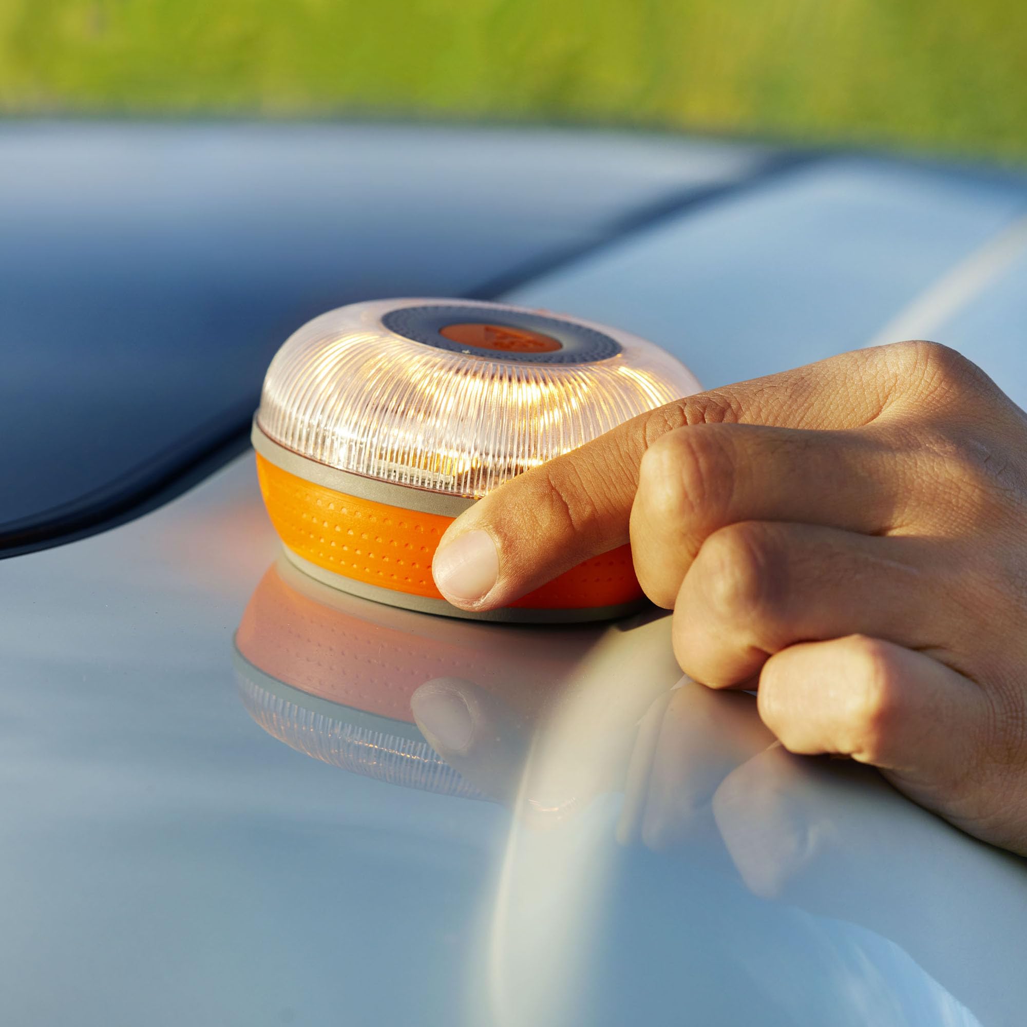 FlashLED SOS Luz de Emergencia para coche homologada, Baliza V16 Conectada Obligatoria DGT 2026, SIM y servicio hasta 2038, Cobertura profunda y Geolocalización
