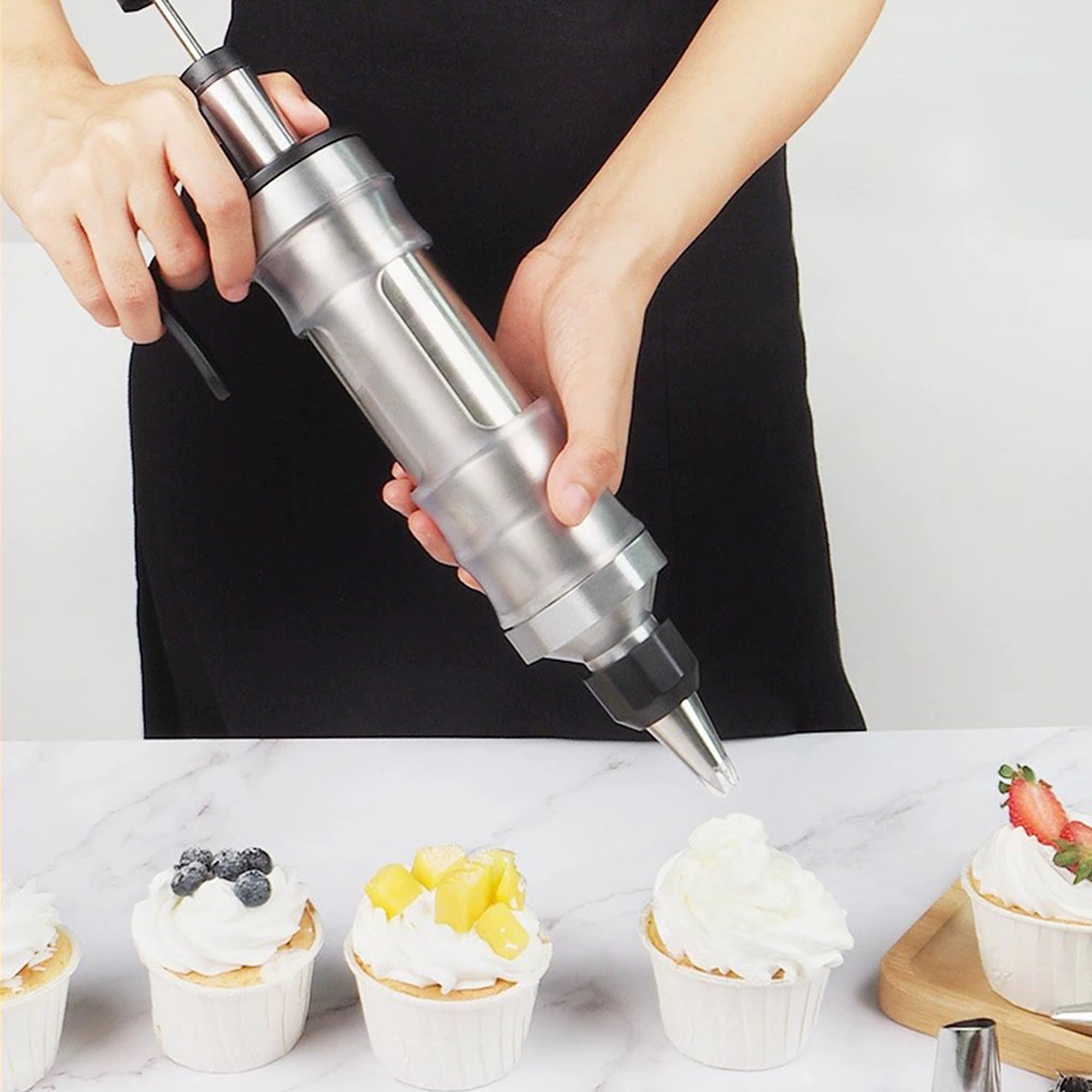 Seringue à garnir en acier inoxydable - Seringue à gâteau professionnelle - Pour décorer des gâteaux avec 6 douilles - Avec récipient transparent