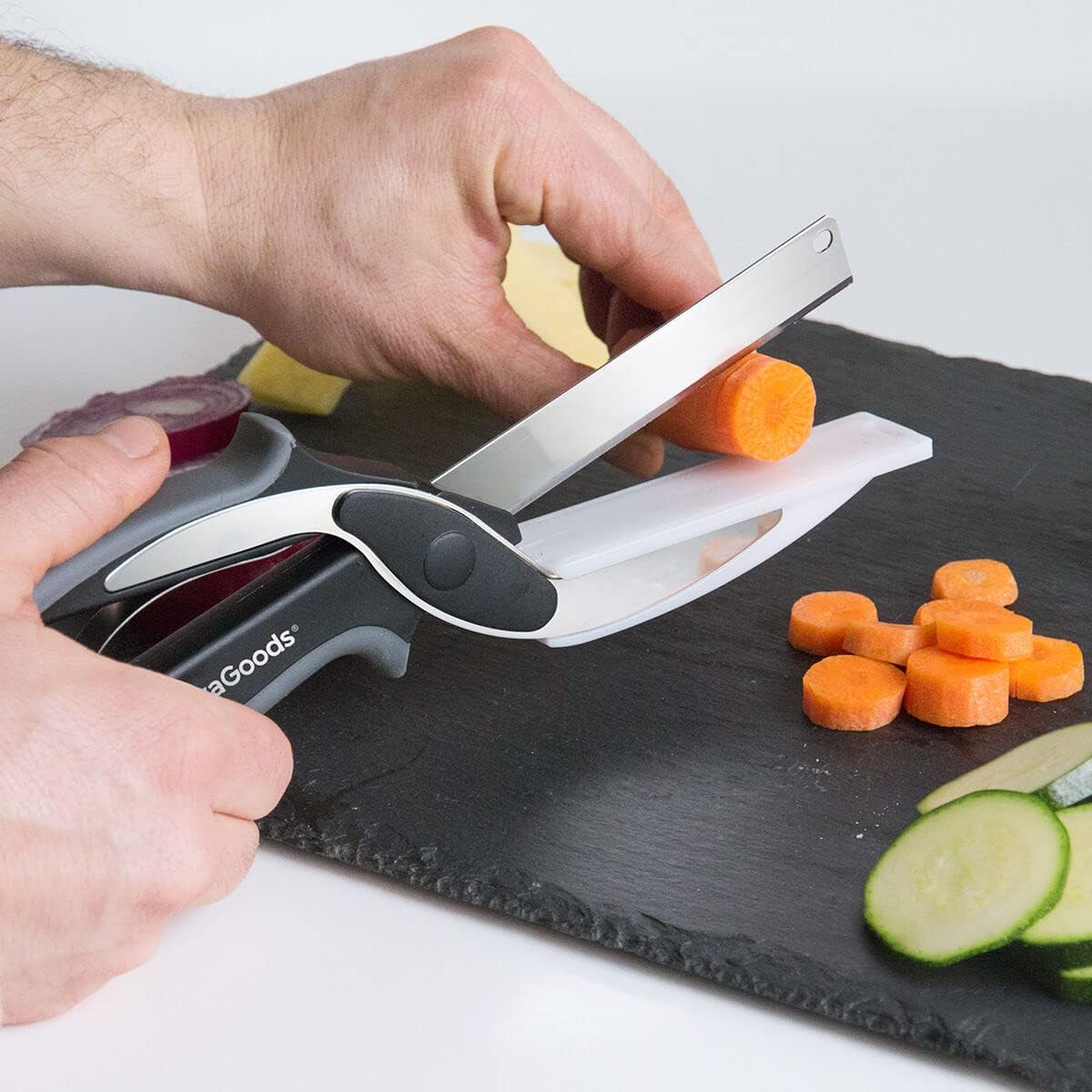 Ceramic Knife Set with Peeler, Scissors, and Integrated Cutting Board InnovaGoods