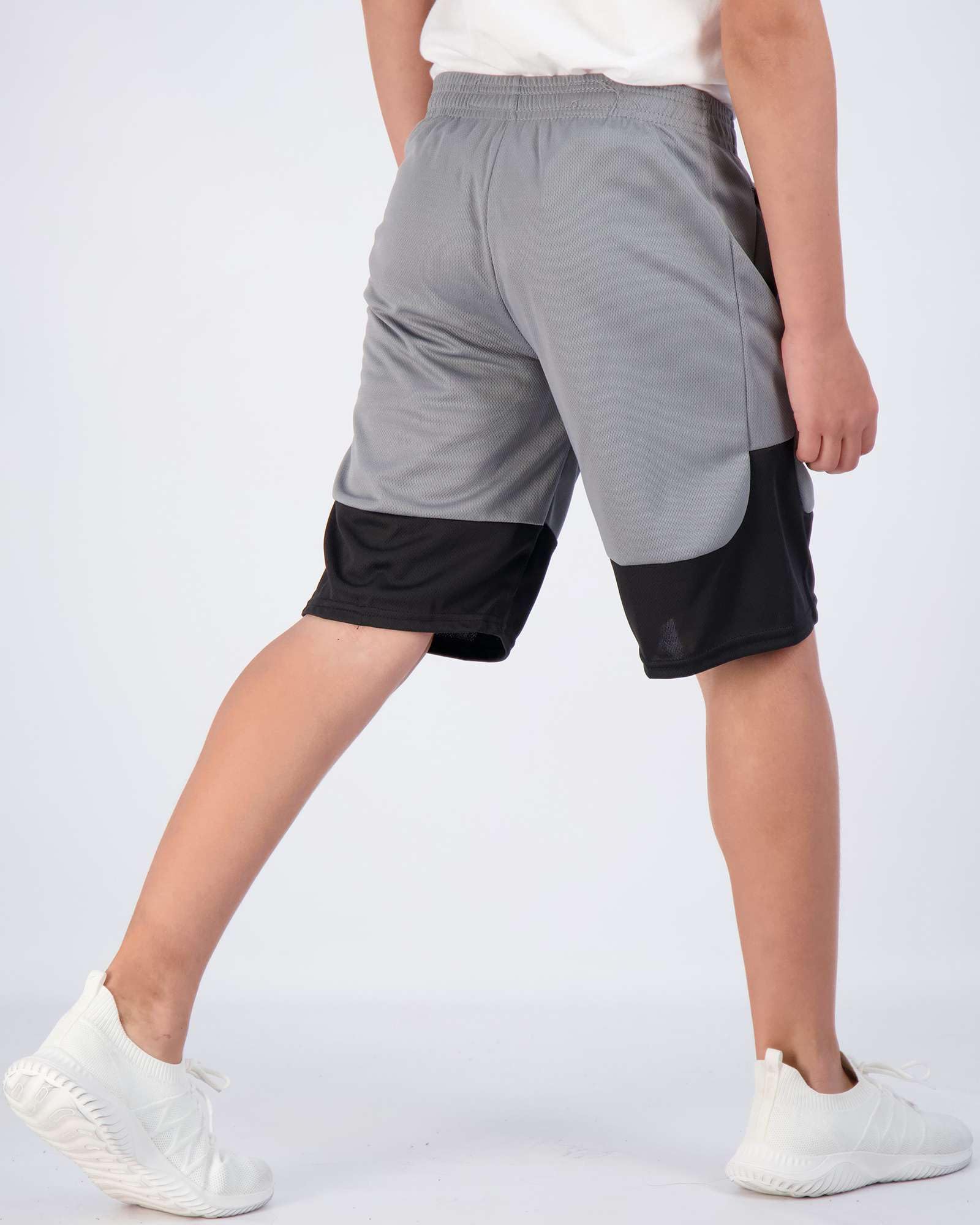 Real Essentials Boys' 5-Pack Mesh Active Athletic Performance Basketball Shorts with Pockets | Erhältlich in den Größen 37-46, Jugendliche, schnell trocknend, Feuchtigkeitstransport, Fitnessstudio, Laufen, Baseball