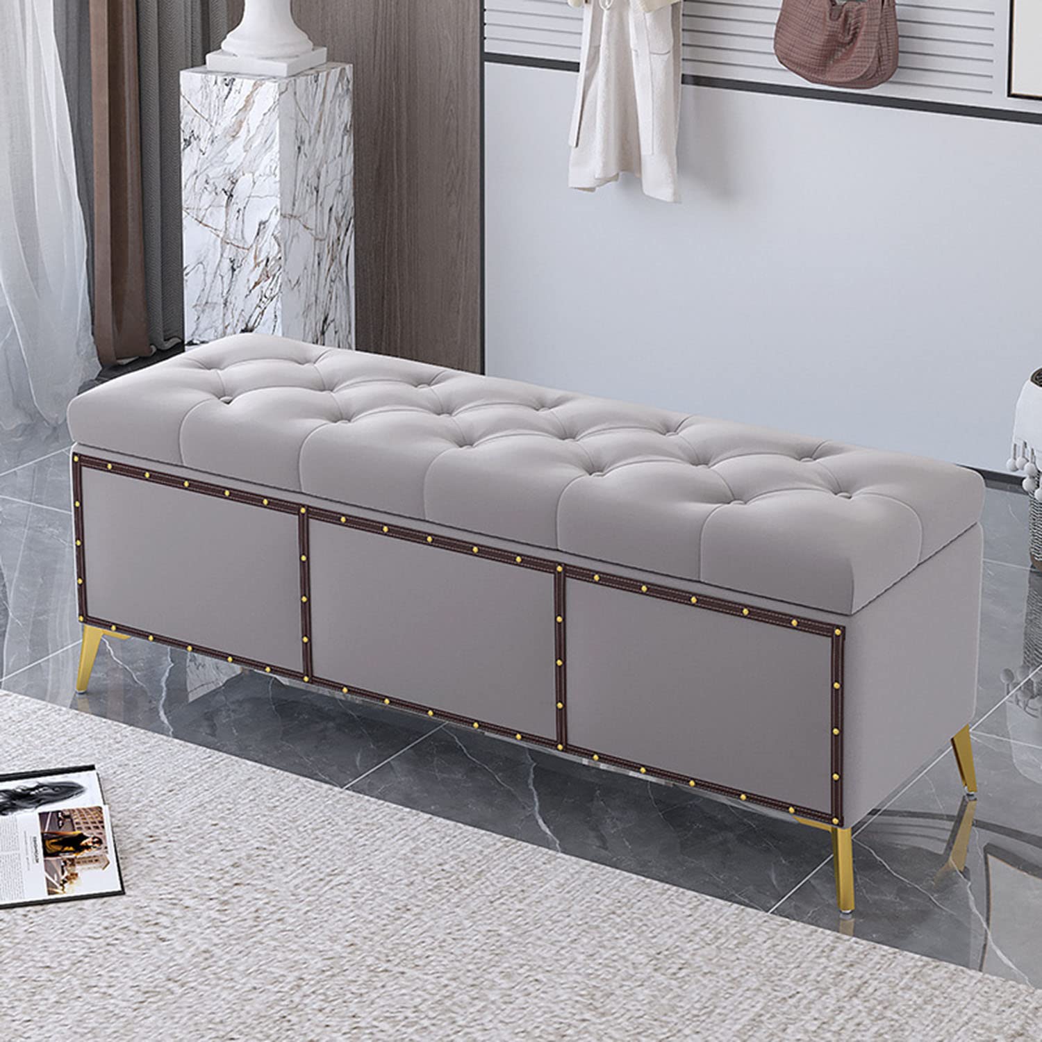 Banc de rangement rembourré avec pieds réglables pour une stabilité parfaite