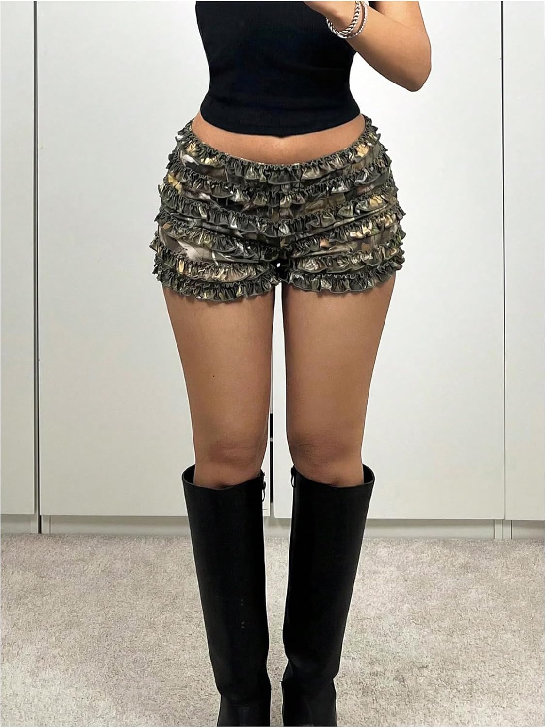 SHENHE Women's Y2K Camo Shorts Low Rise Ruffle Mini Micro Bloomers Shorts Club - Image 3