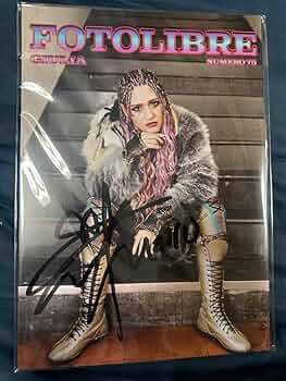 直筆サイン入り 女子プロレス マリーゴールド ジュリア 写真集 フォトリブレ Amazon.co.jp: 直筆サイン入り 女子プロレス マリーゴールド