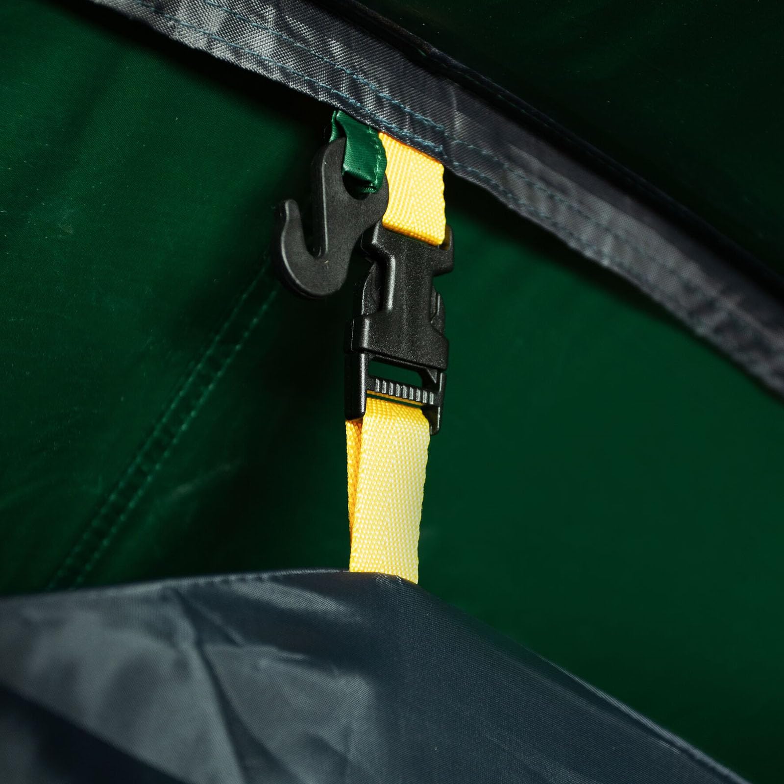 Regatta Mens Kivu 4 Person Polyethylene Tent