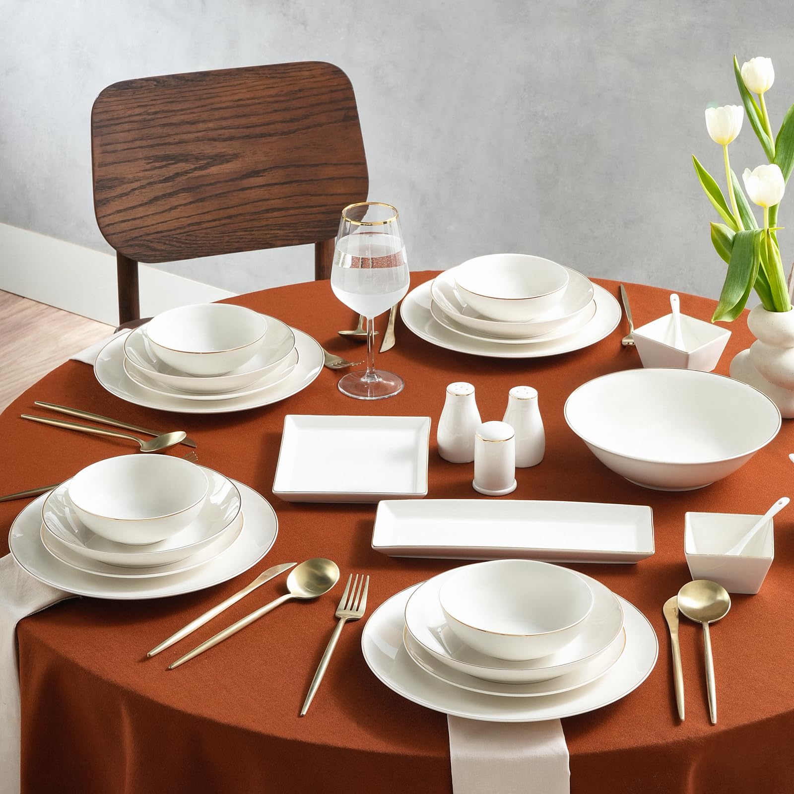 Karaca Bone China Donatella - Vajilla de 70 piezas para 12 personas, color dorado y blanco
