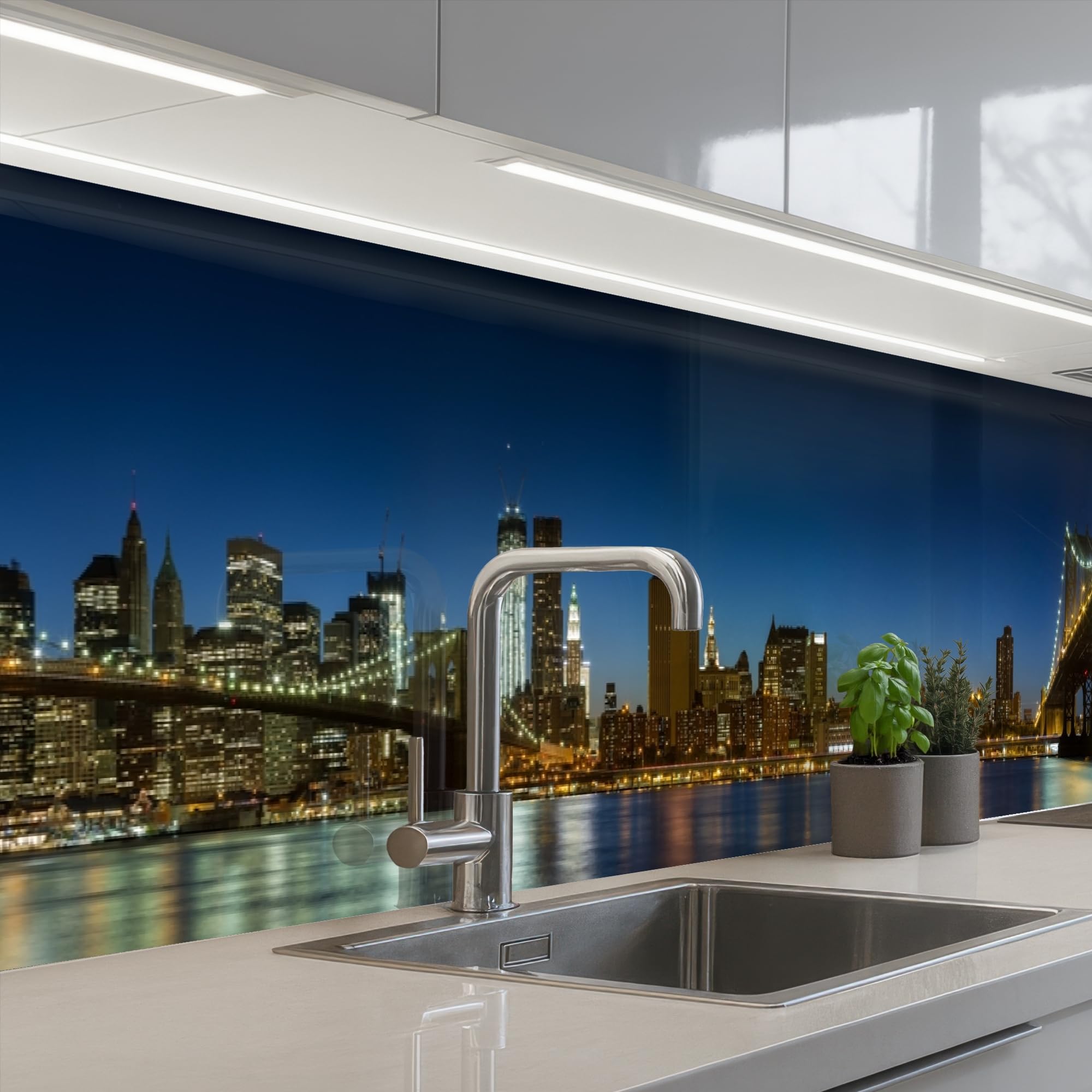 KitchenYeah© Spritzschutz Küchenrückwand 60x300 cm Selbstklebend Küche Rückwand Küchenwand Wand Küchenfront Verkleidung Küchenspritzschutz Stadtlichter - Abend - Skyline - Brücke