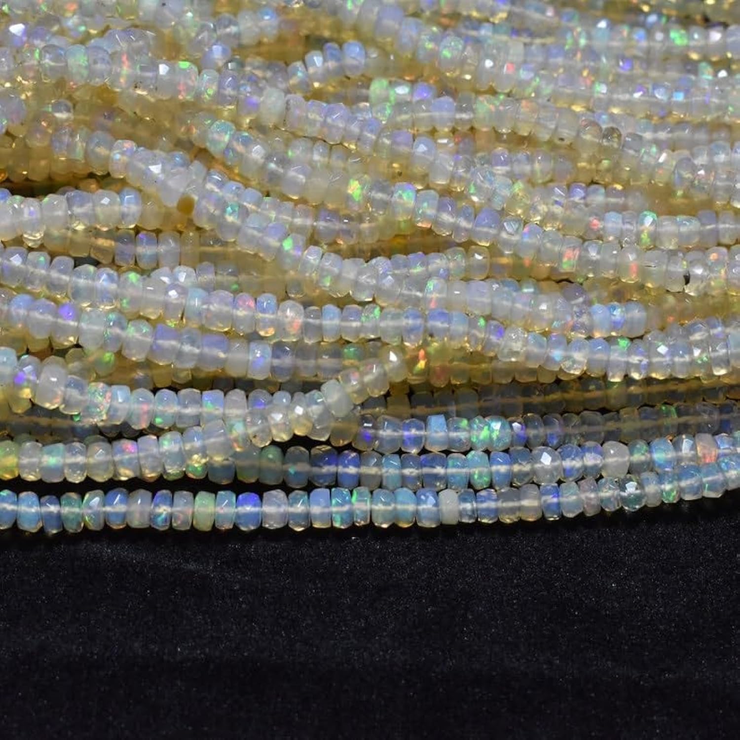 Perles en opale éthiopienne naturelle de 3.5-4 mm d'une brillance facettée rare
