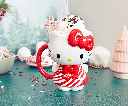 Miniatura 135 de Silver Buffalo Sanrio Hello Kitty and Friends Pompompurin - Taza de cerámica esculpida en 3D, 20 onzas