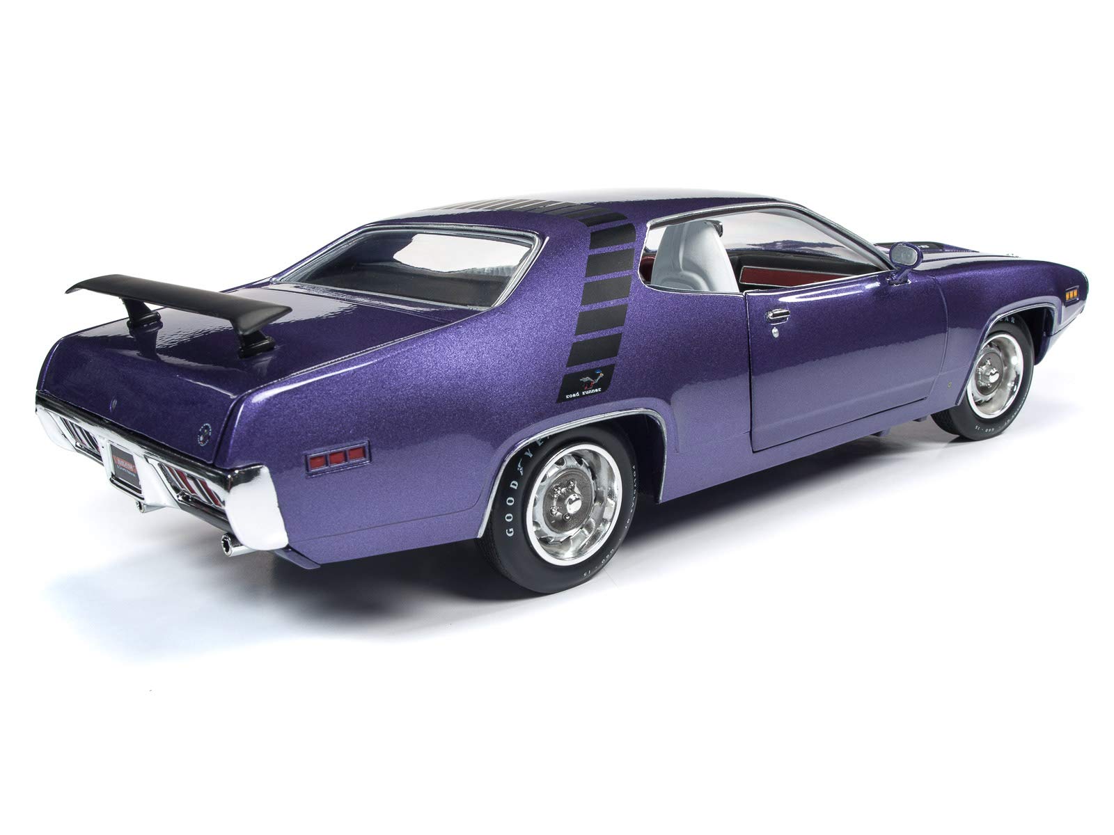 American Muscle – 1971 Plymouth Road Runner in Violet with Hardtop