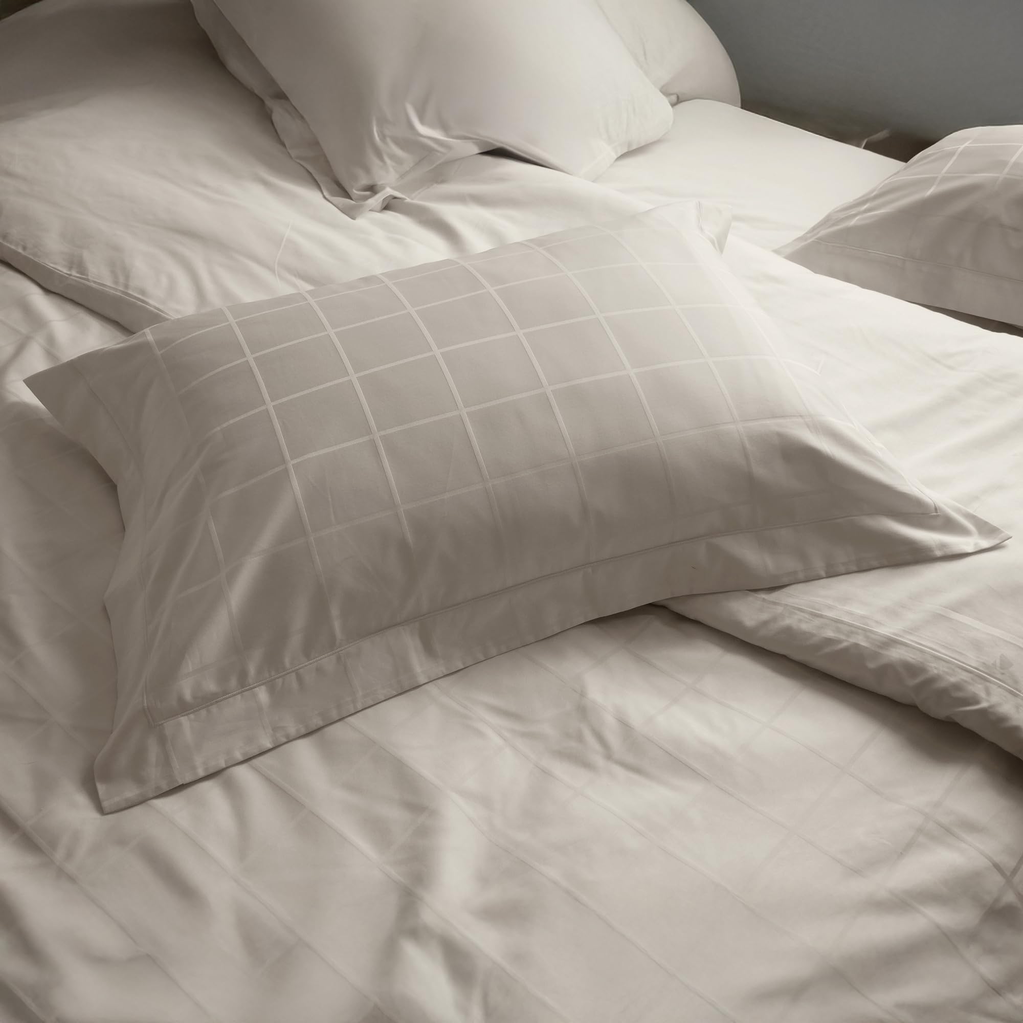 Parure de lit 240x220 cm satin Concerto beige lin carreaux 50x70
