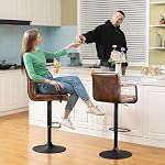 Furniliving Bar Ensemble de tabourets 2 avec le dos, Place moderne PU Tabourets de cuisine en cuir avec accoudoir, Tabouret de comptoir réglable en hauteur pour le café potager de cuisine (jaune brun)