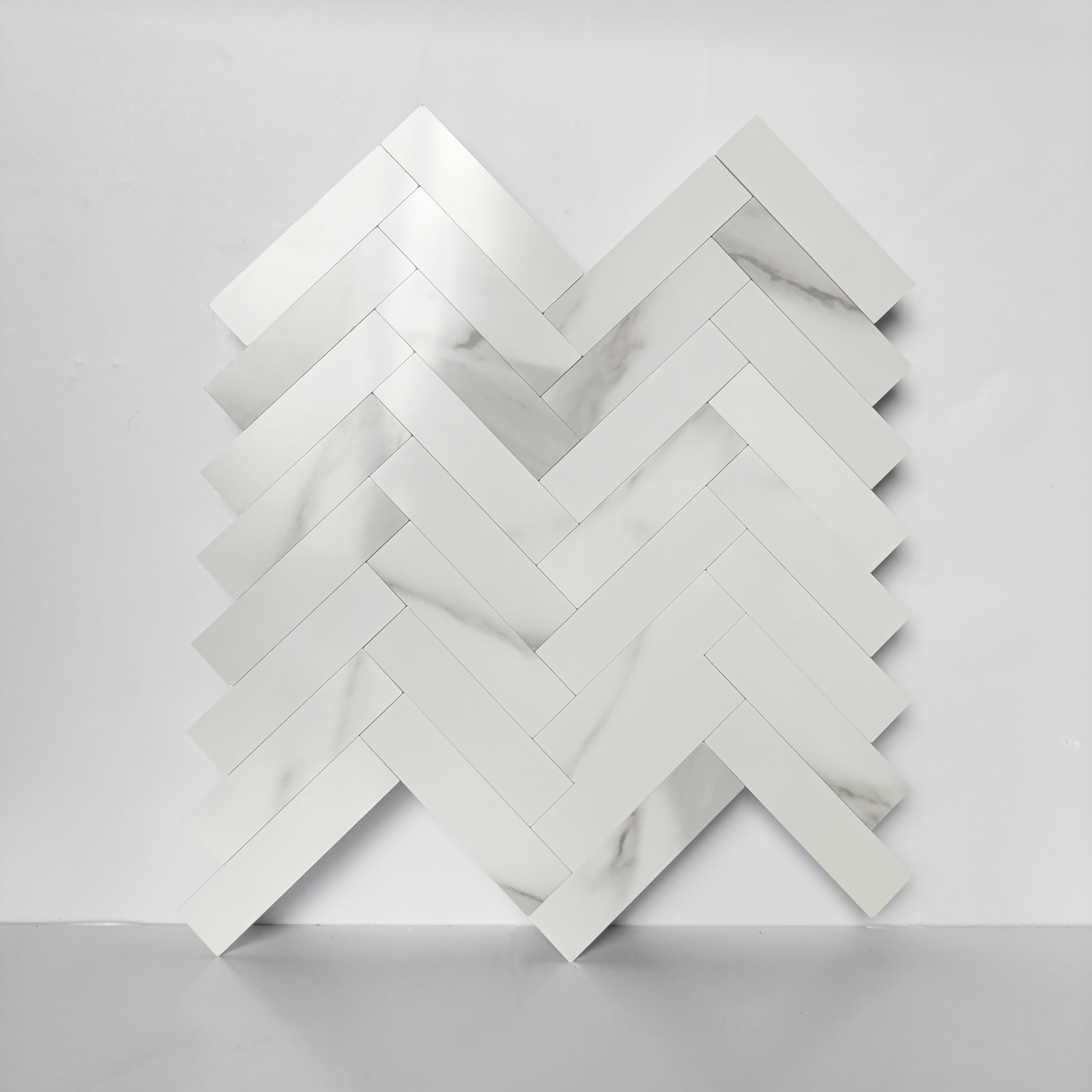 Carreaux muraux Carrare Colamo effet marbre blanc premium pour intérieur raffiné