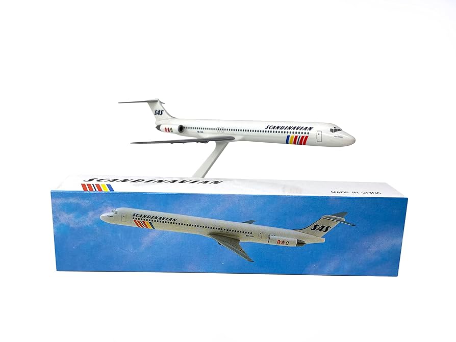 フィンエアー MD-80（DC-9-82）ダイキャストモデル 1/200 サンタ フィンエアー MD-80（DC-9-82）ダイキャストモデル 1/200 サンタ