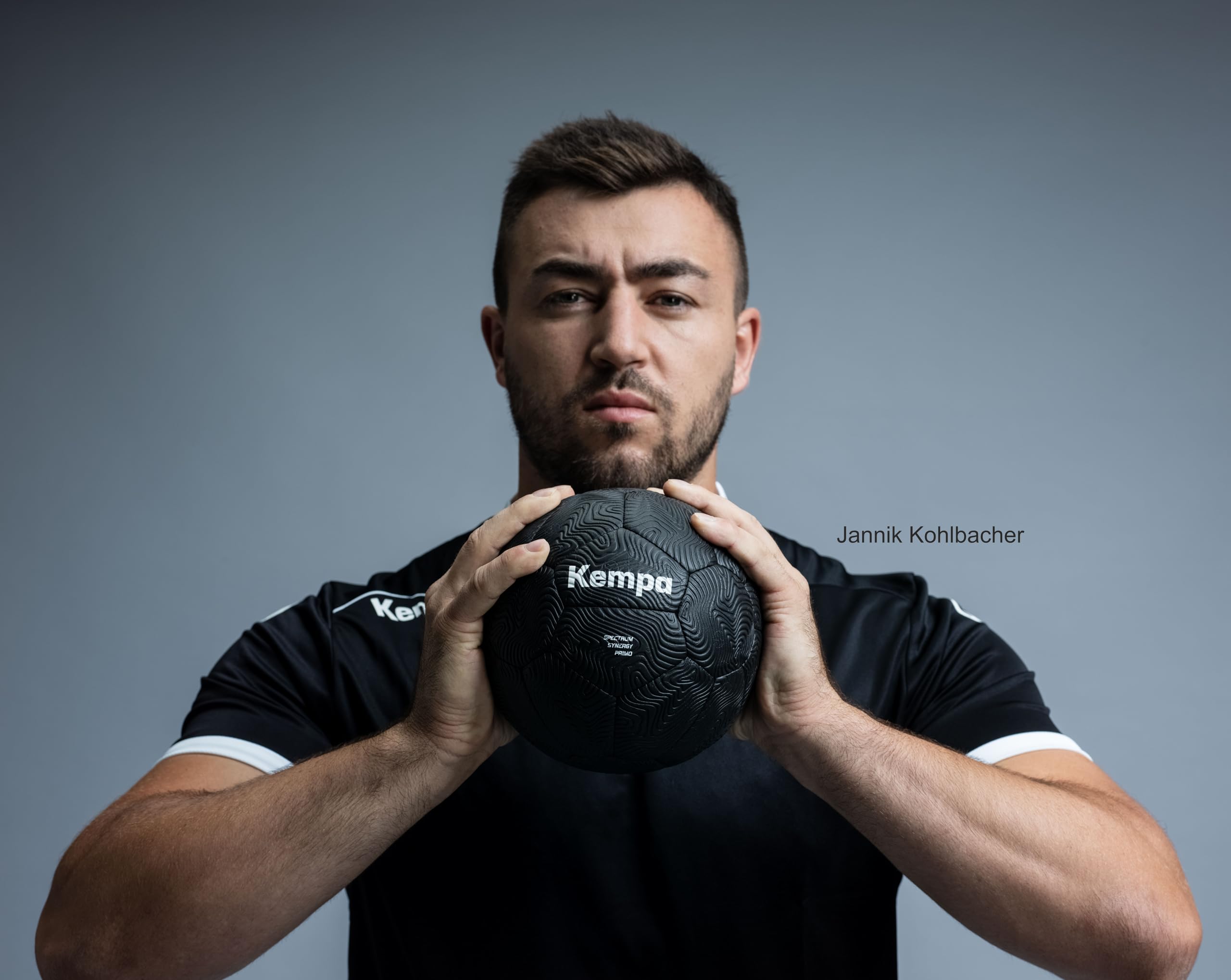 Kempa Sportartikelland Bundle Handball Spectrum Synergy Primo schwarz Größe 3 + Ballpumpe