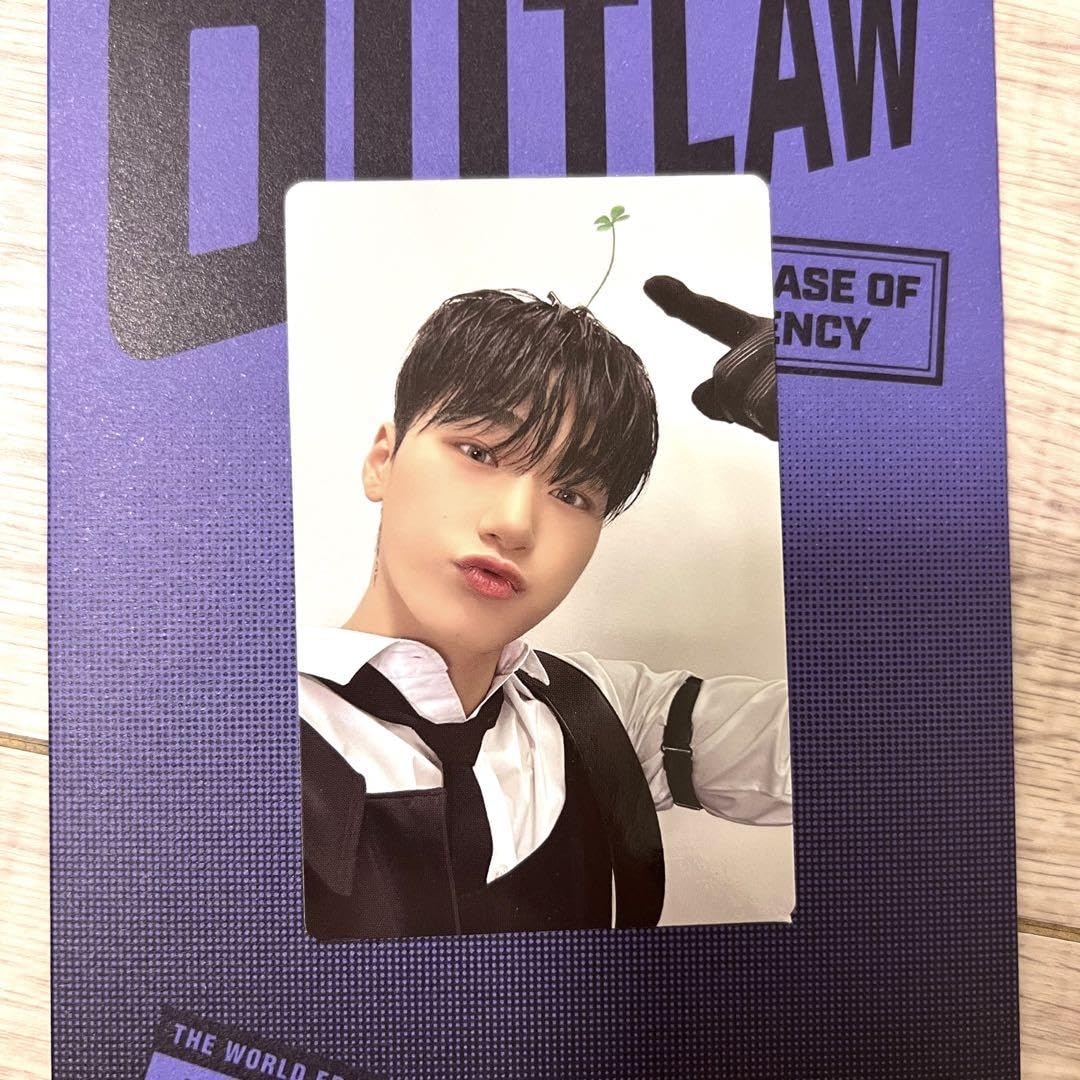 ATEEZ サン トレカ THE WORLD EP.2 : OUTLAW OFFICIAL POP-UP STORE