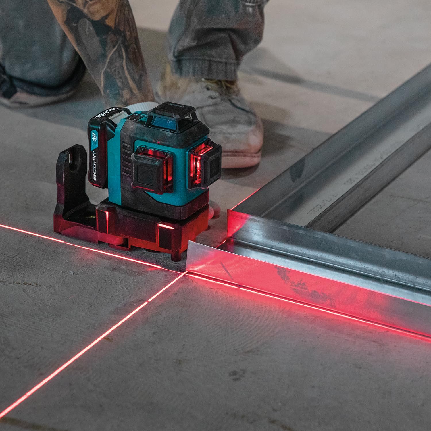 Makita SK700D 12V max CXT Lithium-Ion Cordless Self-Leveling 360° 3-Plane Red Laser, Class II, 635 nm, 2 mW, Tool Only