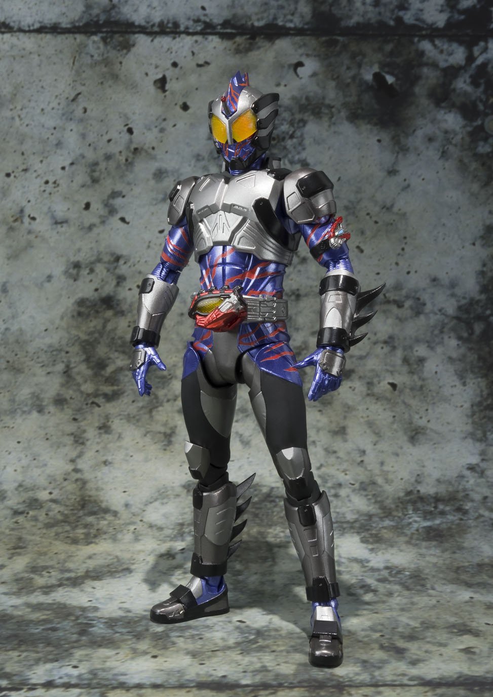 Amazon.co.jp: S.H.フィギュアーツ 仮面ライダーアマゾンズ アマゾン 