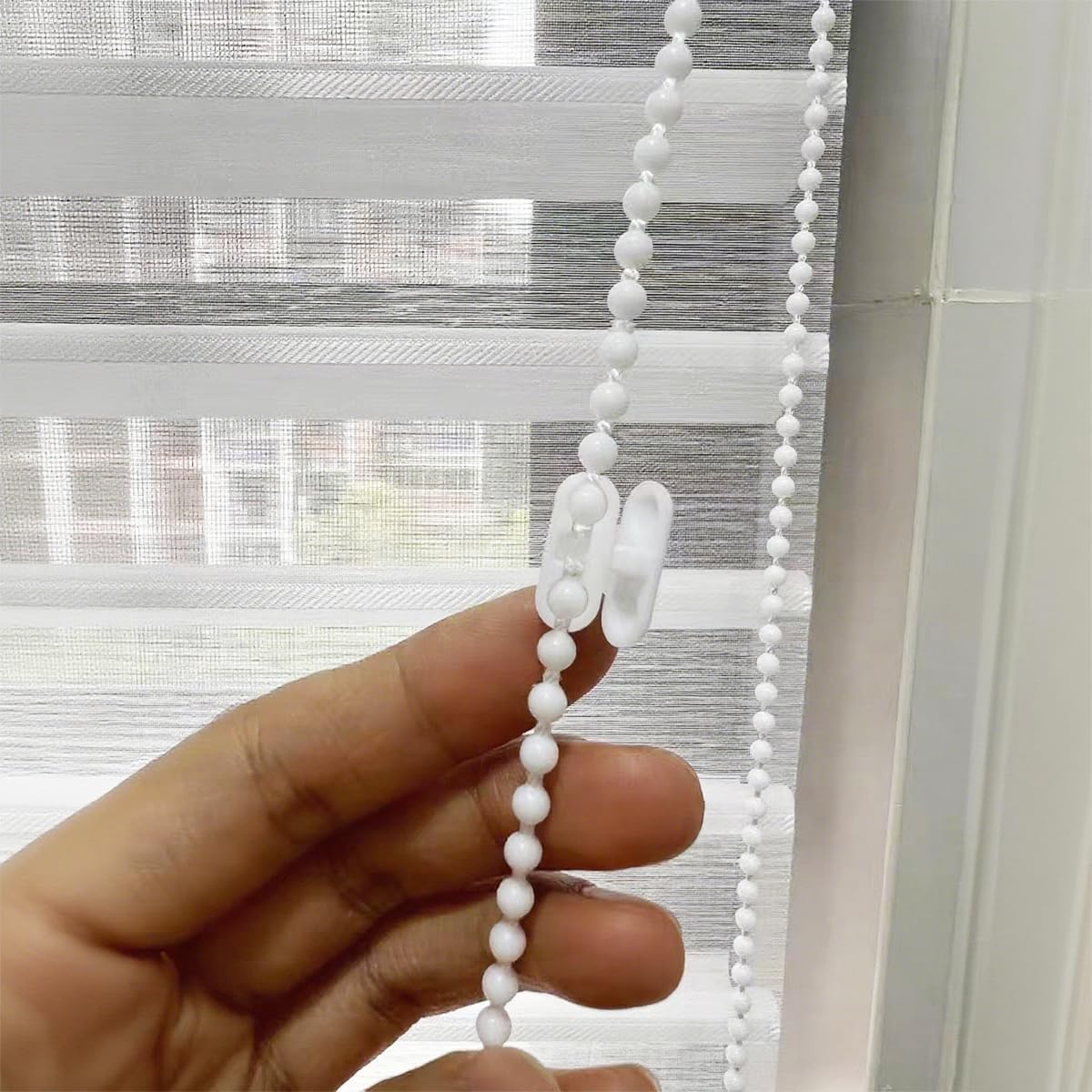 60 Pack Ball Chain Connectors, 2 Styles 4mm Plastic Beaded Chain Clips, Clear & White Roller Shade Connectors for Vertical Roman Roller Blind Window Blind Pull Chain Repair & Replacement