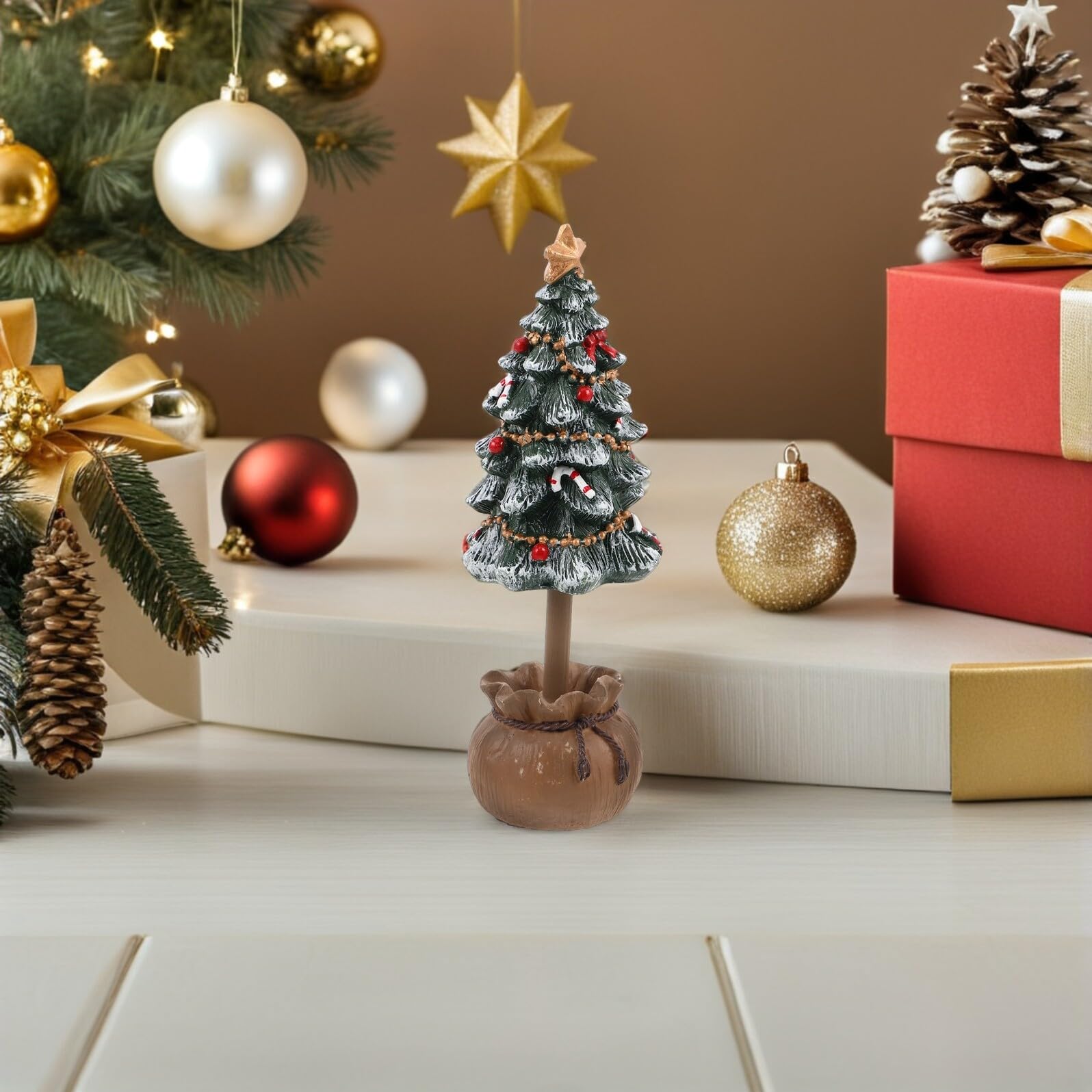 Mipcase 2 Pezzi Mini Alberi di Natale da Tavolo in Resina Verde Decorazioni da Tavola per Feste Natalizie Centrotavola Compatto per Scrivanie e Stufa Decorazioni Natalizie Versatili