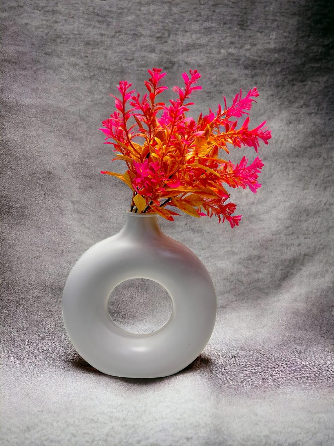 Oak Leafs Donuts Ring Vases Round Shaped Pot with Artificial Flower Plants | Decor Showpiece for Home Office, Bedroom, Living Room | Indoor Desk Decor (Pink) (B0D6RJJCWW) Amazon Price History, Amazon Price Tracker