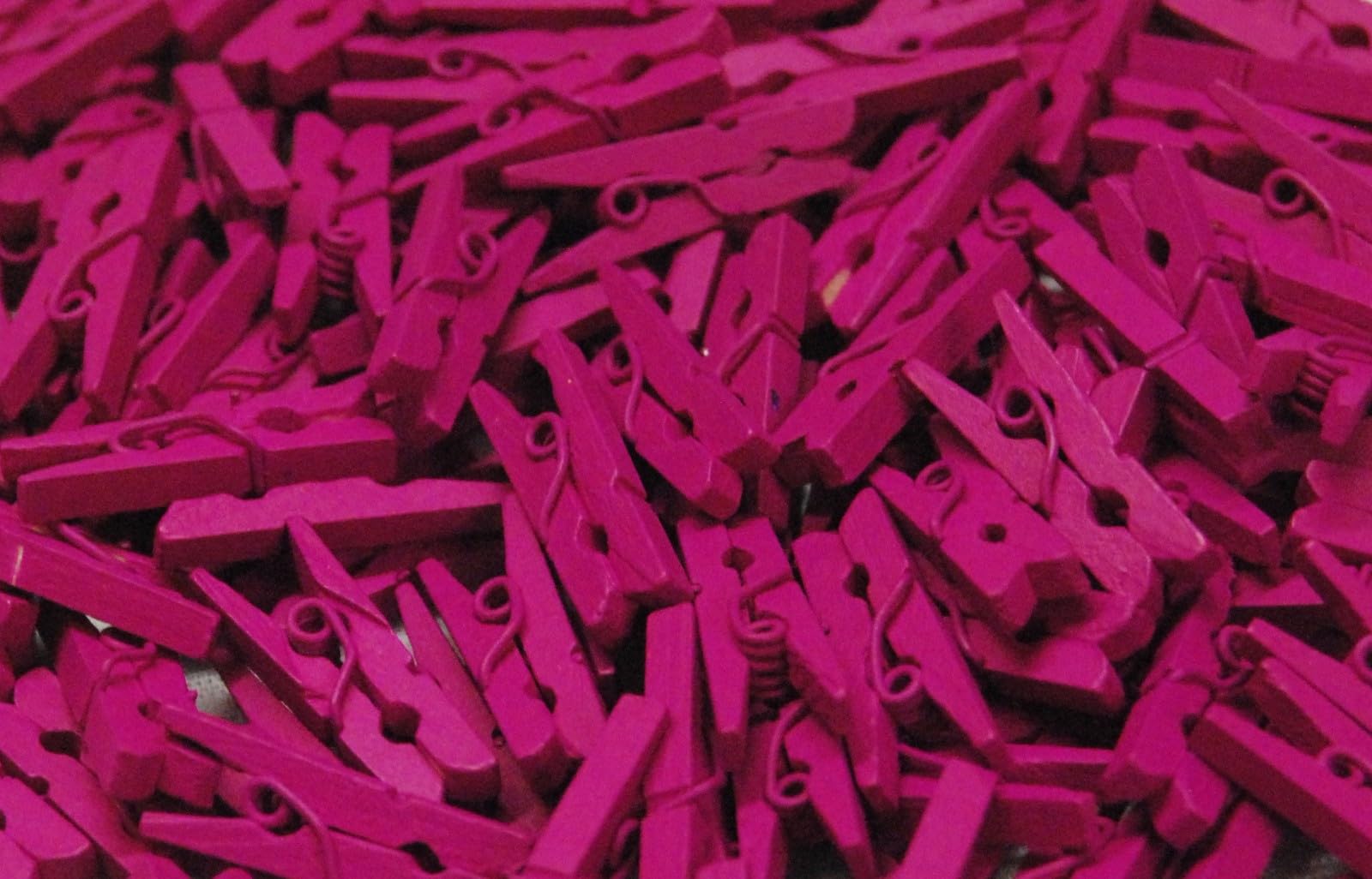 celloexpress Mini Wooden Crafts Pegs - Small Wood Clips - 35mm, Cerise, Pack of 250