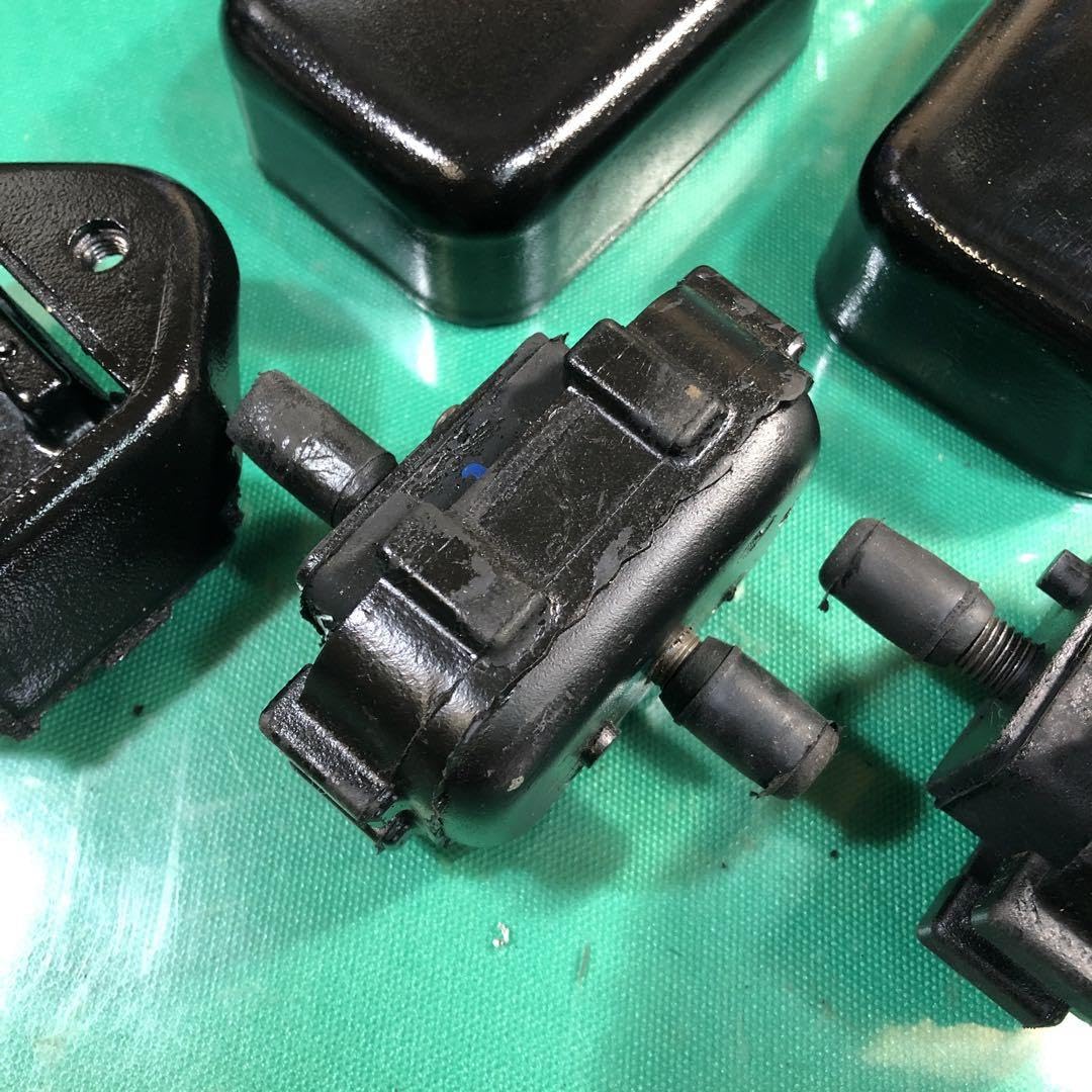 Amazon.co.jp: ジムニー JA11 エンジンマウント ミッションマウント 1