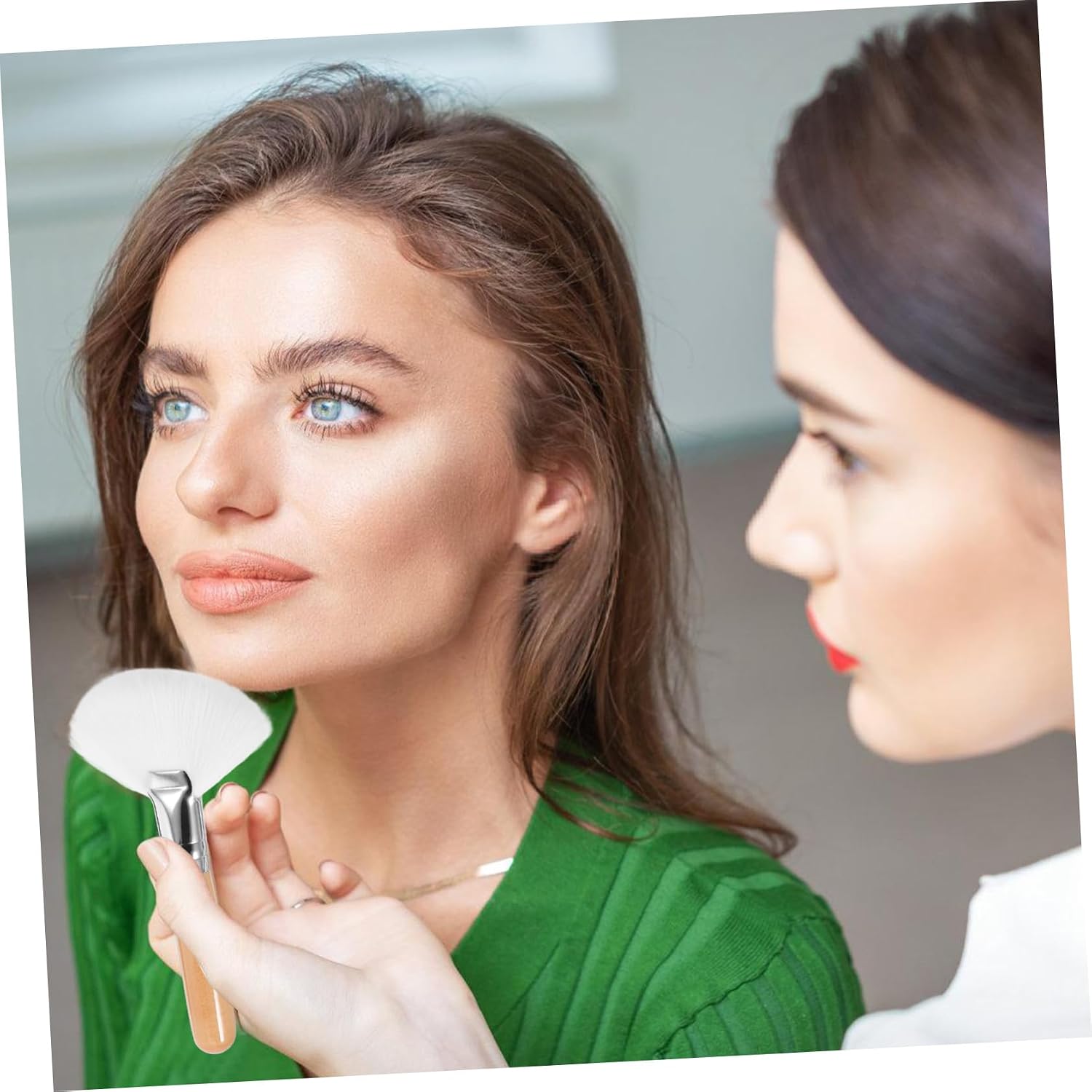 FRCOLOR 2Pcs Handle Fan Makeup Brushes for Face Contouring Blending Highlighting with Soft Bristles for Foundation Blush Powder Application