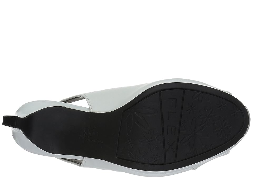 

LifeStride Invest (White) Women's Sandals