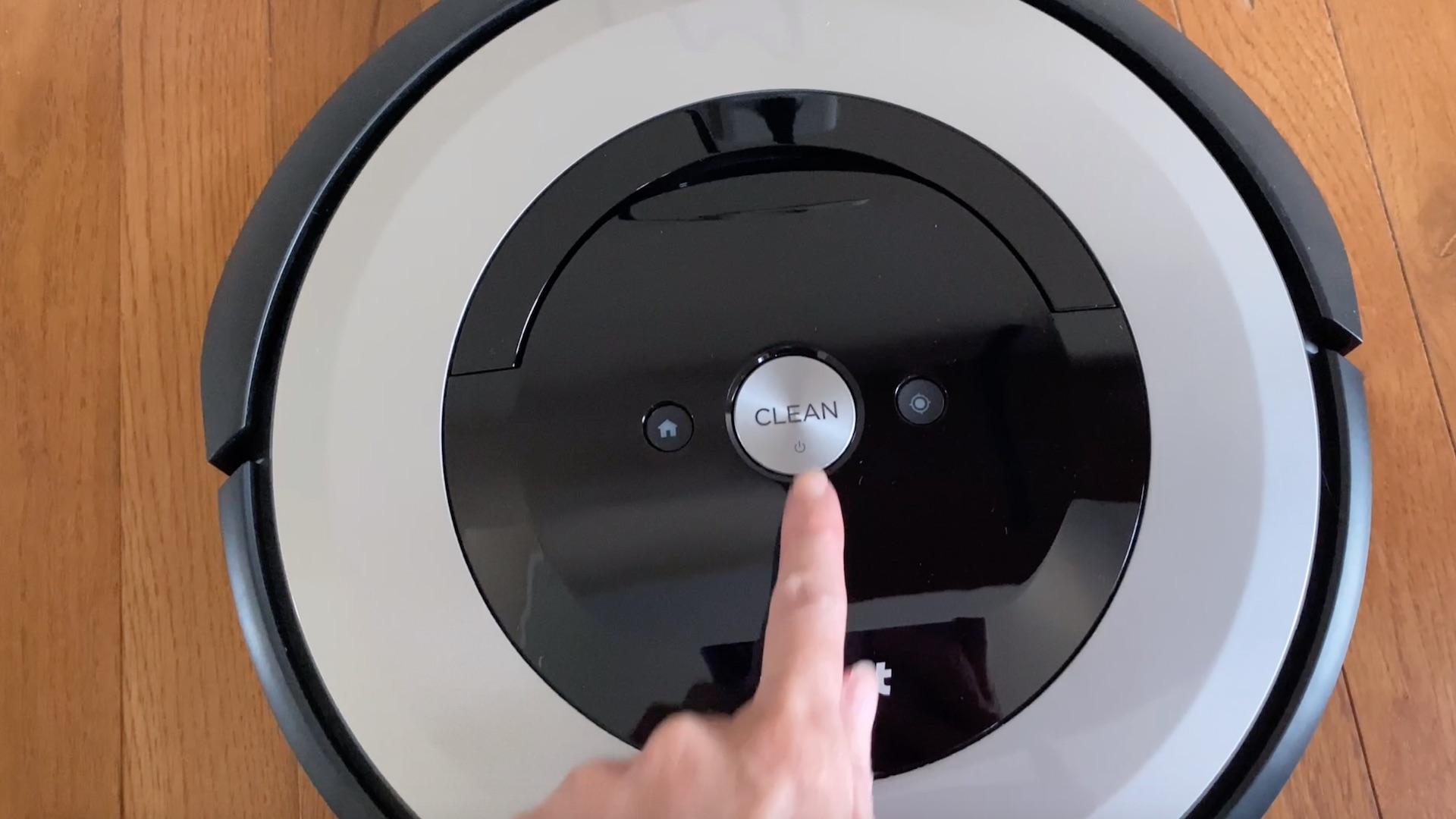 Watch REVIEW iRobot Roomba E5 Robot Vacuum on Amazon Live