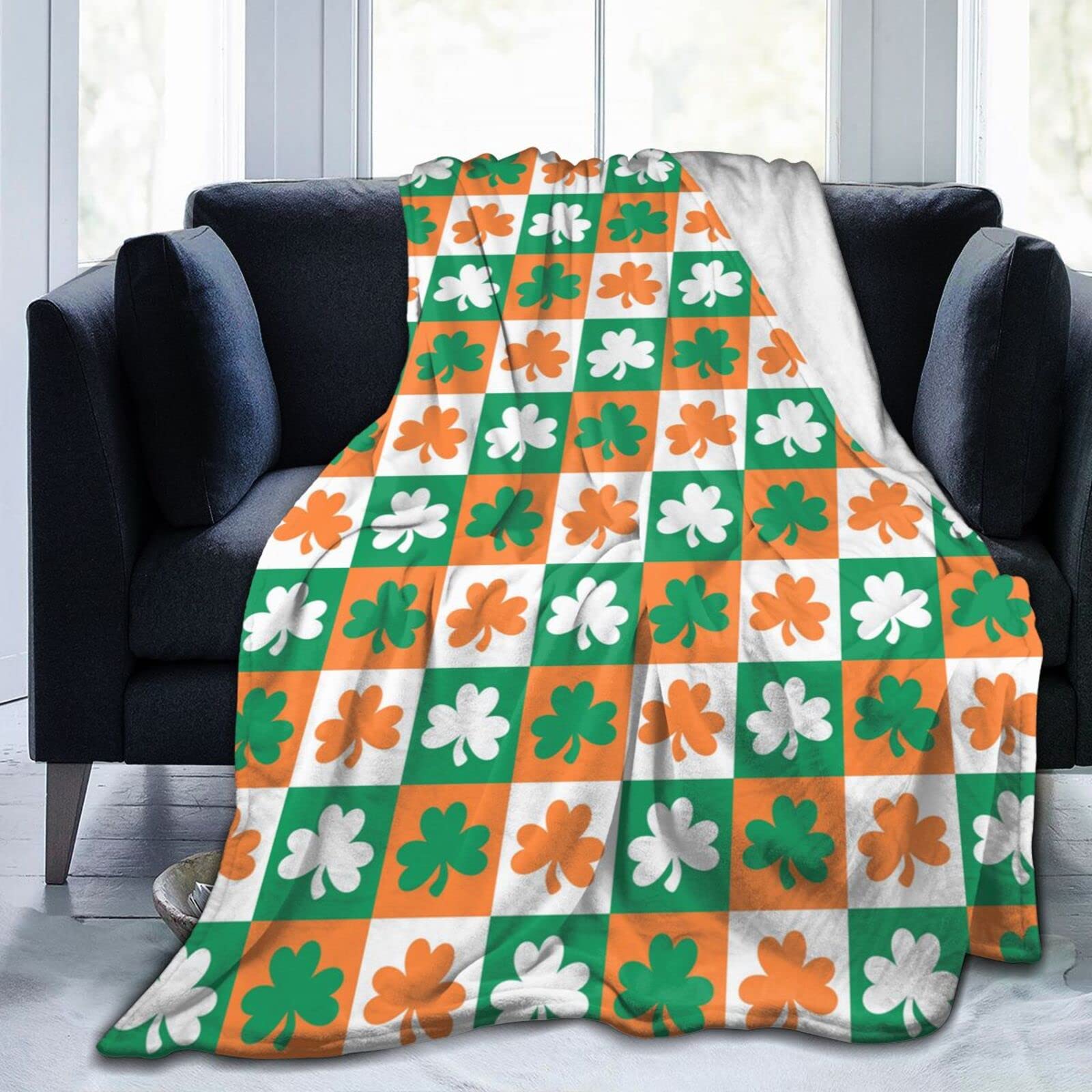 Lsjuee Soft Cozy Flannel Fleece Blanket for All Seasons St. Patrick's Day Irish Shamrock Plaid Lightweight Throw Blanket for Bed/Couch/Sofa/Camping- Green Lucky Shamrocks Irish Clover 50"X40"