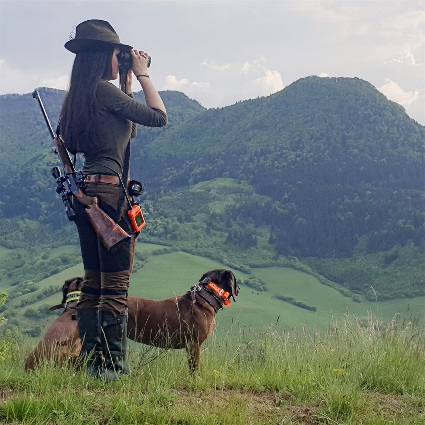 DogTrace GPS X30B Hundeortungsgerät für die Jagd, bis zu 13 Hunde, mit Tasche, Orange