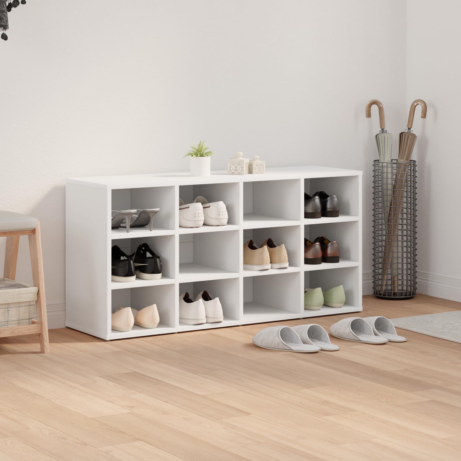 Szafka na buty z regałem i ławką do siedzenia wykonana z materiału drewnopochodnego, biała, 52,5 x 30 x 50 cm do praktycznego przechowywania i porządku w strefie wejściowej
