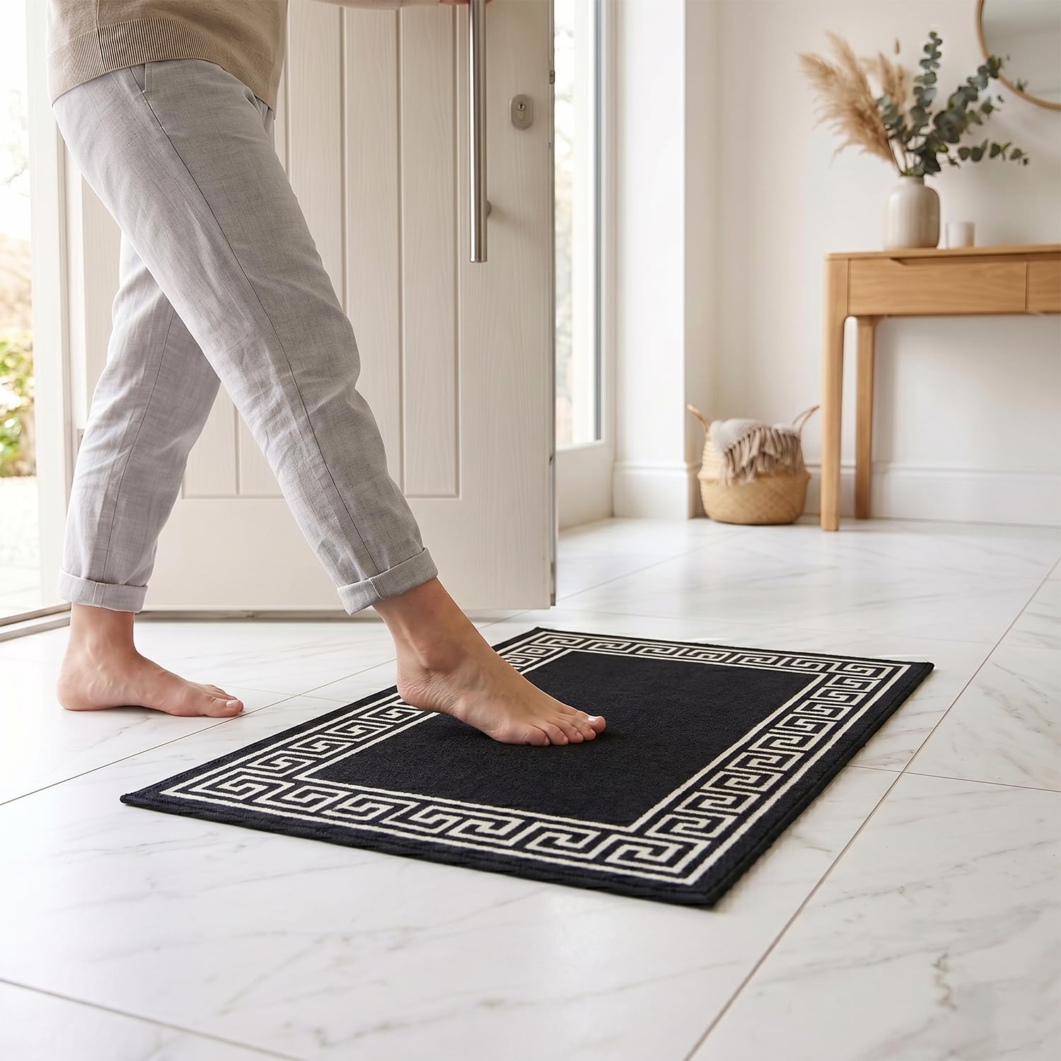 Rugs Haven - Elysia Non-Slip Washable Doormat, Heavy Duty Welcome Dirt Trapper, Water Absorbent Floor Mat for Indoor/Outdoor Use, Front Entrance, and Kitchen (Black&White, 40x60cm) — image 1
