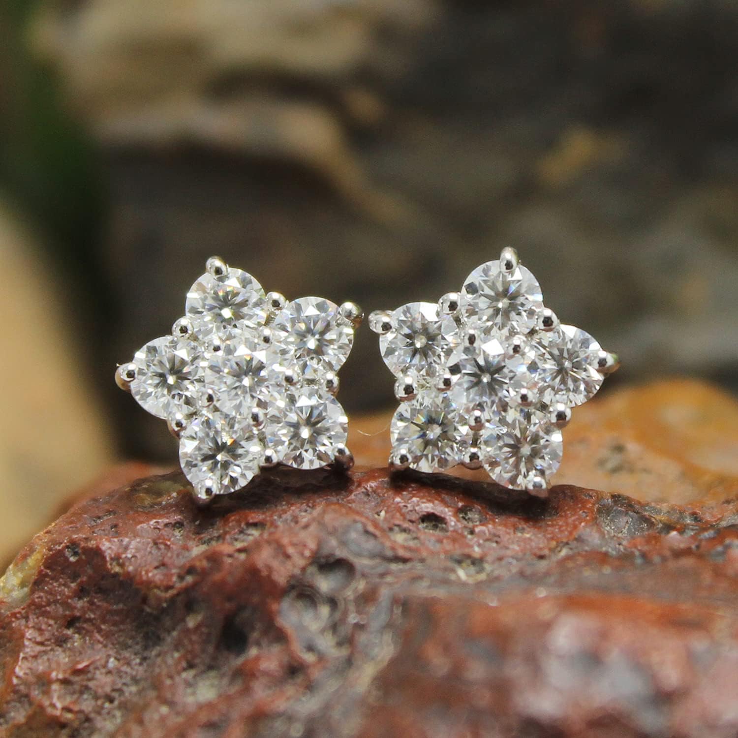 SAVEARTH DIAMONDS 1 Carat (Cttw) Round Cut Lab Created G-H Color Moissanite Diamond Flower Screw Back Stud Earrings In 14K Gold Over Sterling Silver Jewelry For Women Engagement, (VVS1 Clarity) - Image 2