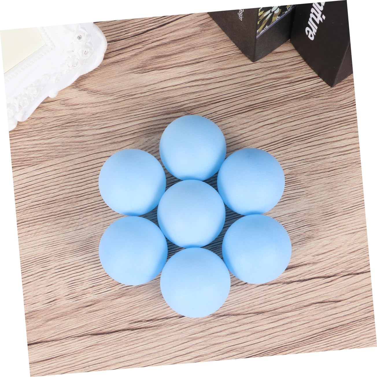 Table Tennis Balls 60 Pack 40mm PP Round Beginner Training | Seamless Construction, Easy to Carry, Balanced Bounce, for Home Sports and Outdoor Use, White Color