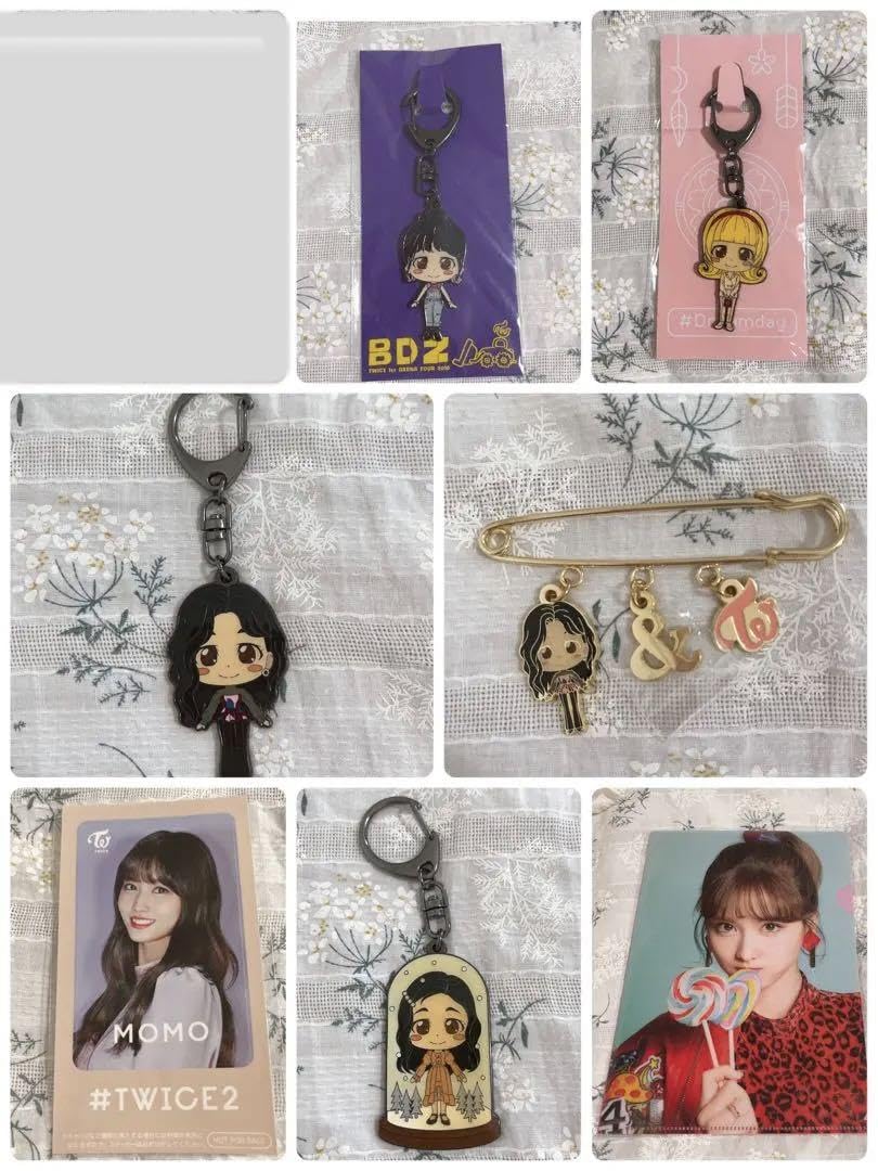 TWICE モモ 【うちわ 缶バッチ キーホルダー】まとめ売り！ Amazon.co.jp: twice モモ 売り 缶バッジ うちわ キーホルダー
