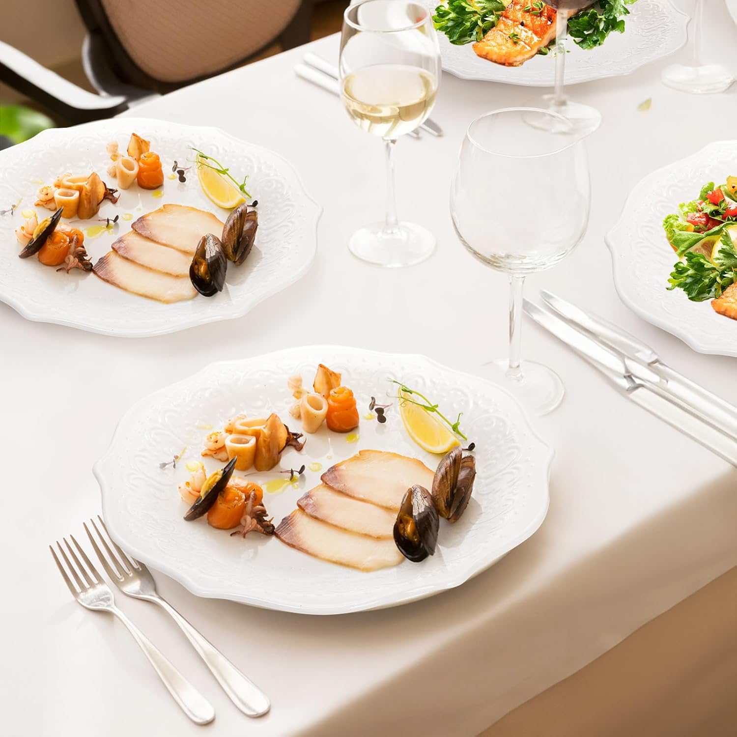SOUJOY Set of 6 Porcelain Dinner Plate, 10'' Embossed Salad Plates, White Dessert Serving Plates for Steak Appetizer, Kitchen Plates for Restaurant, Family Party, Dishwasher Microwave Safe