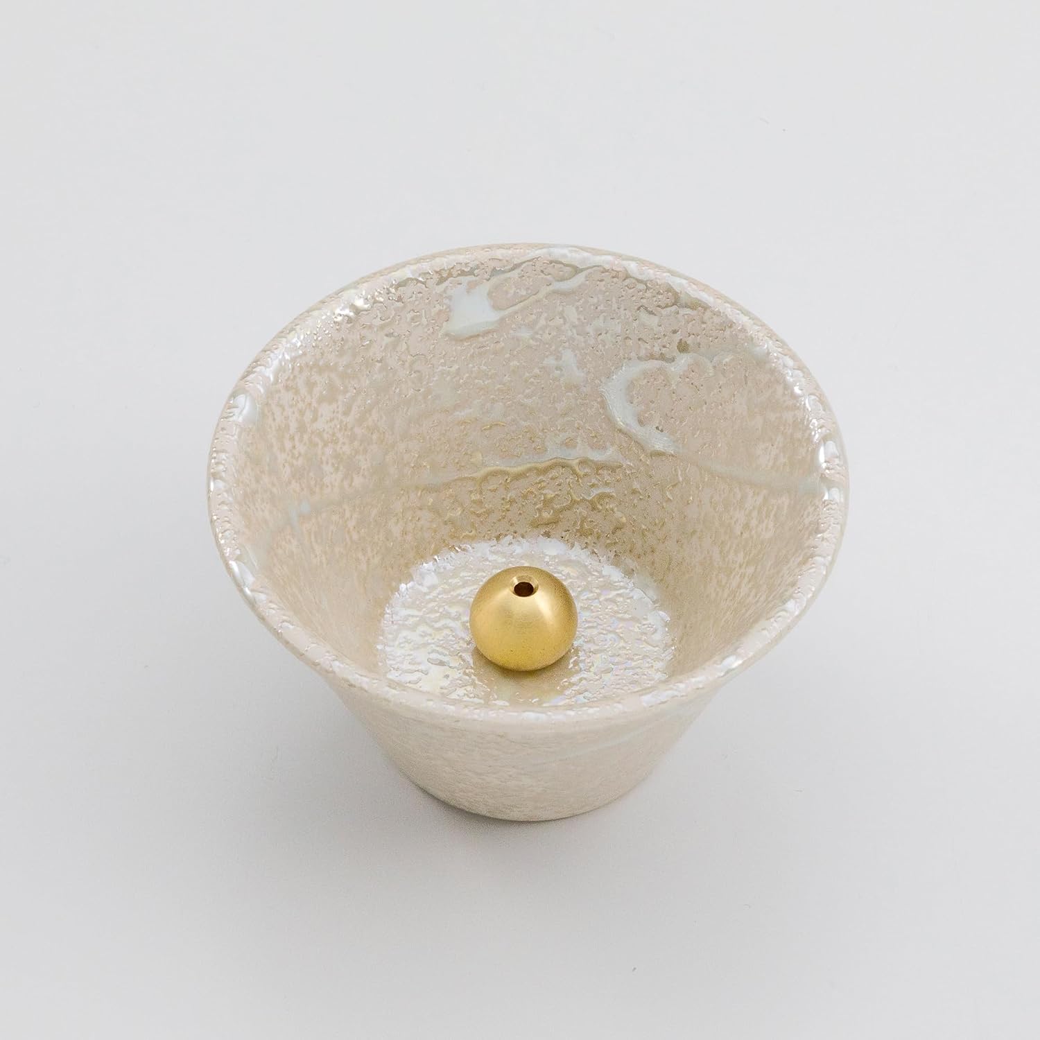 Asayu Japanese Incense Holder for Sticks 4.1 inch (105mm), Traditional Made in Japan Ceramic Ash Catcher and Brass Incense Burner Set - Small White Cone