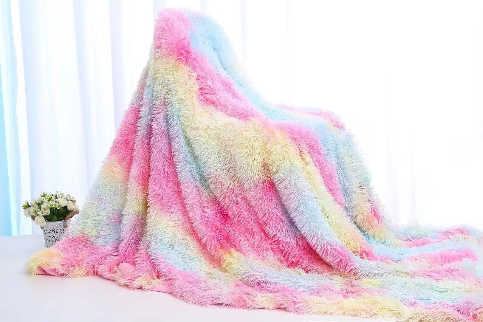 TIDWIACE Cuddly Blanket Fluffy 160 x 200 cm, Super Warm Blanket, Rainbow High-Quality Blanket, Wool Blanket, Faux Fur, Sofa Blanket, Fleece Blanket, Bedspread for Bed, Sofa, Bedroom