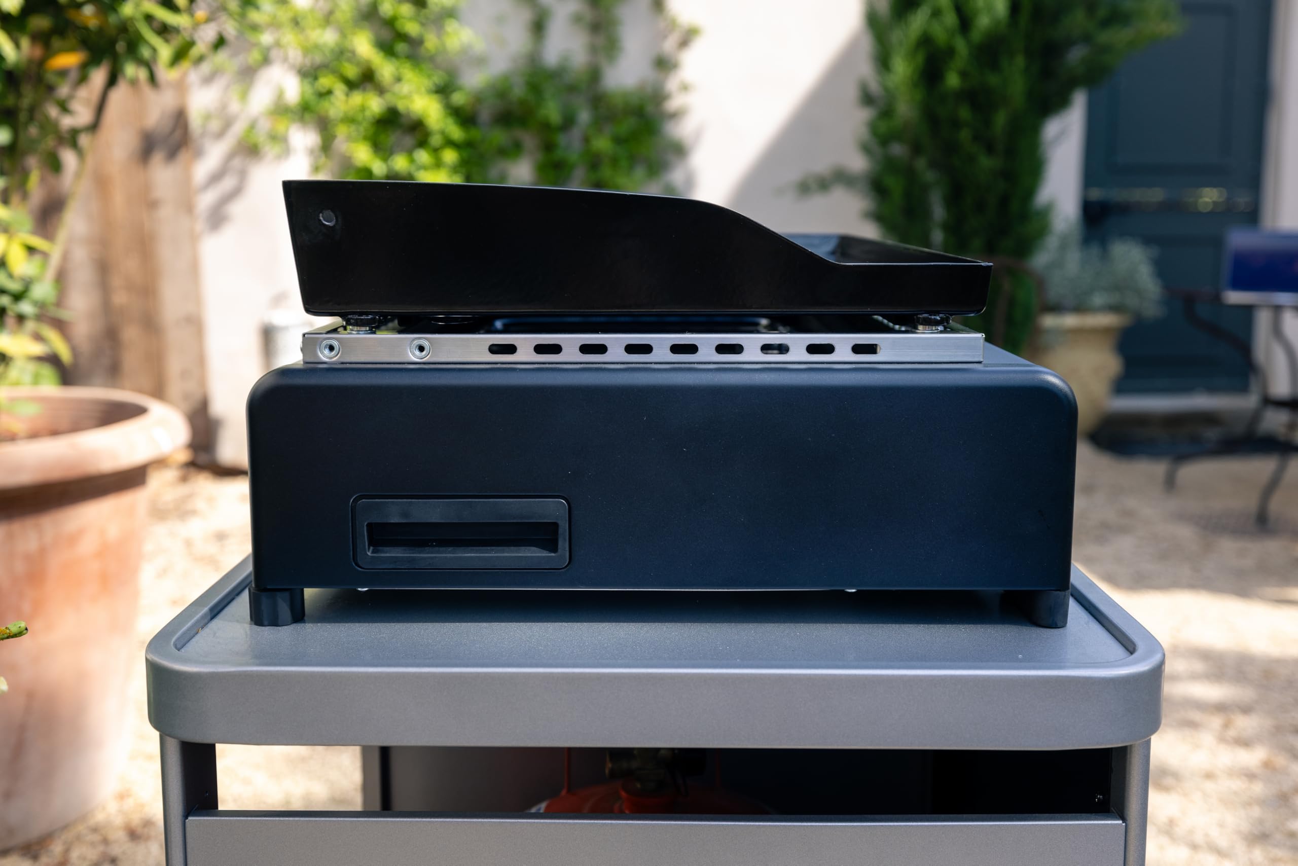 Campingaz Othello 2L Plancha Gas | Griglia da tavolo | Teppanyaki con piano cottura in acciaio smaltato | 2 bruciatori in acciaio con tecnologia BlueFlame per grigliate mediterranee, 6 KW