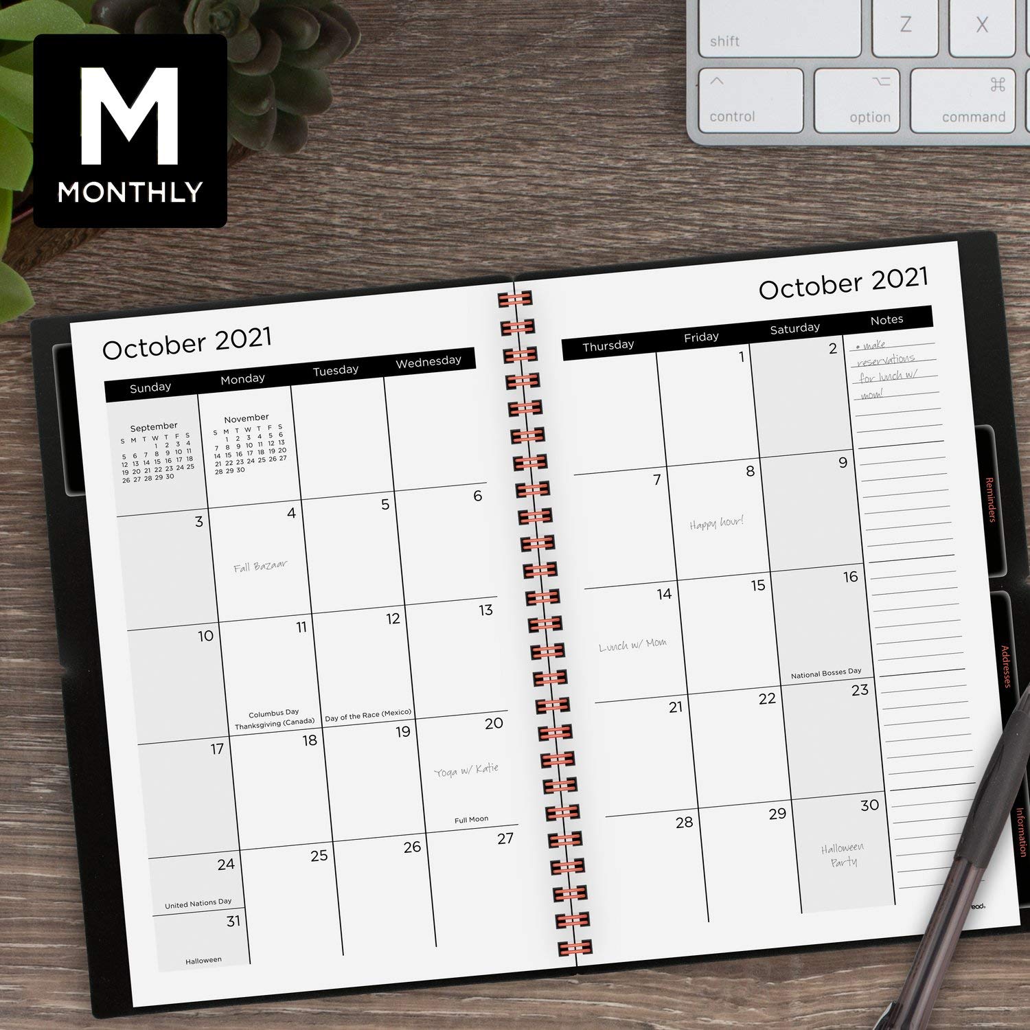 Mead Mead - Agenda semanal y mensual 2022, 5-1/2 x 8-1/2 pulgadas, pequeña, color negro con elástico naranja (CRW49049)