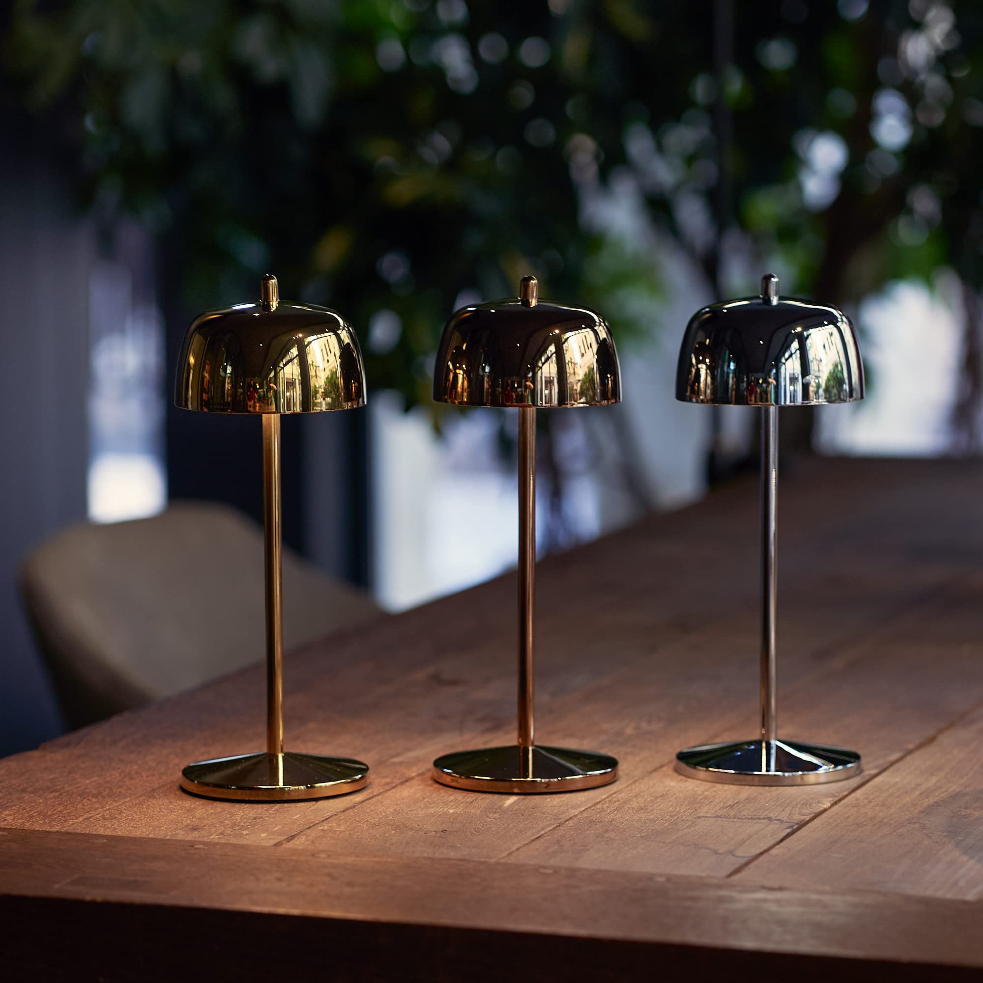 Theta Lampada da Tavolo Ricaricabile Wireless [Designed by Zafferano], Duratura, LED Touch Dimmerabile, Luce 2700-4000K, Base di Ricarica a Contatto, Alluminio, LVL (Argento Lucido)
