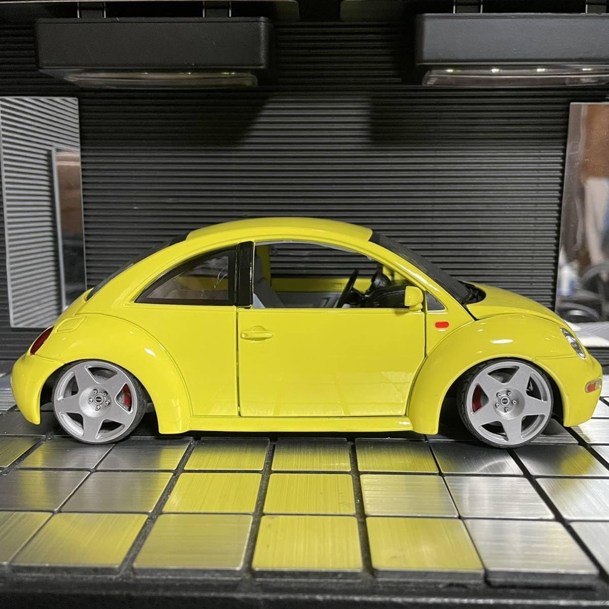 Amazon | ブラーゴ 1/18 ミニカー ニュ-ビートル（カスタム仕様