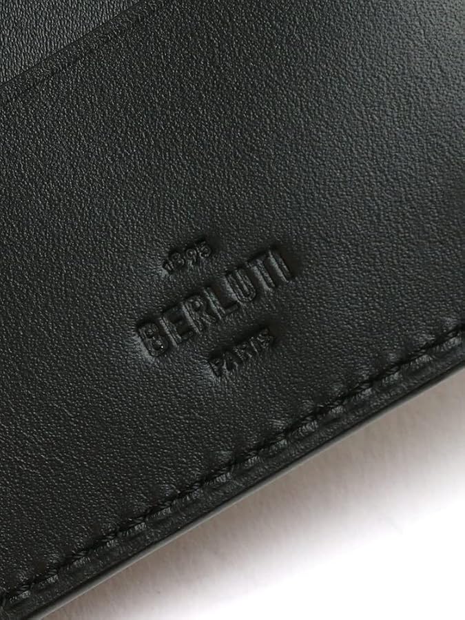 フィギュア スクリットレザー コンパクトウォレット　ベルルッティ　BERLUTI Amazon | [BERLUTI] (ベルルッティ) フィギュア スクリットスワイプ