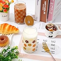 Vista 4 de Whaline Paquete de 4 vasos bohemios de 16 onzas con estampado de vaca, margaritas y flores a cuadros, con tapas de bambú, cepillos de limpieza