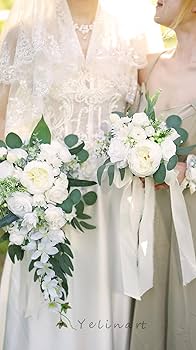 Amazon｜Yelinart 7インチ ホワイト ウェディングブーケ 花嫁