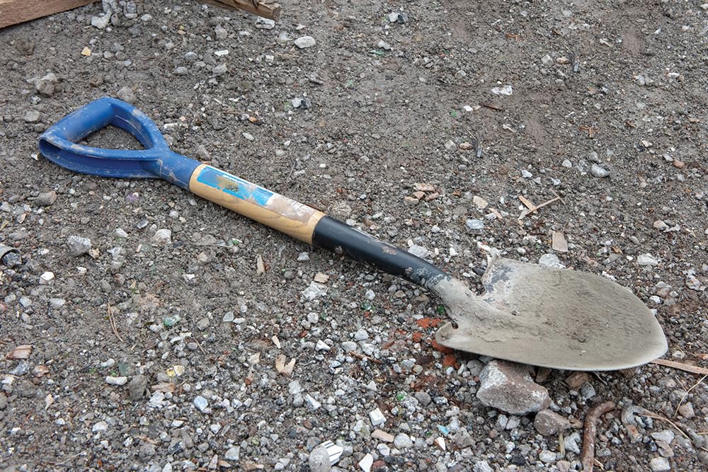 Spitzer Mini Rundspaten 700 mm Profi Garten Schippe mit D-Griff und Holzgriff Spaten