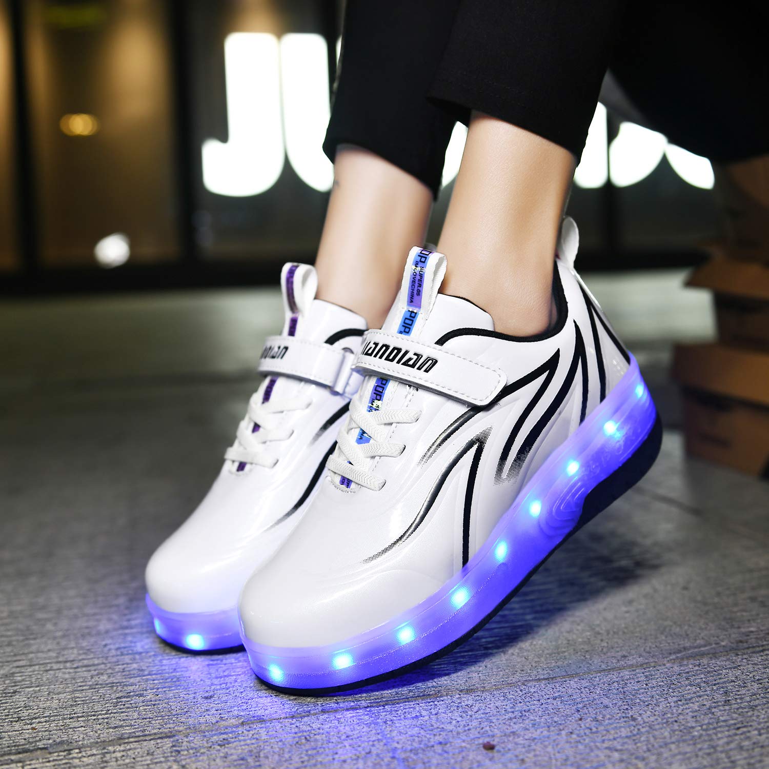 Ragazzi e Ragazze Scarpe da LED Luce con Doppia Ruota USB Ricaricabile Skateboard Outdoor Multisport Ginnastica Running Sneaker Regalo di Compleanno Natale